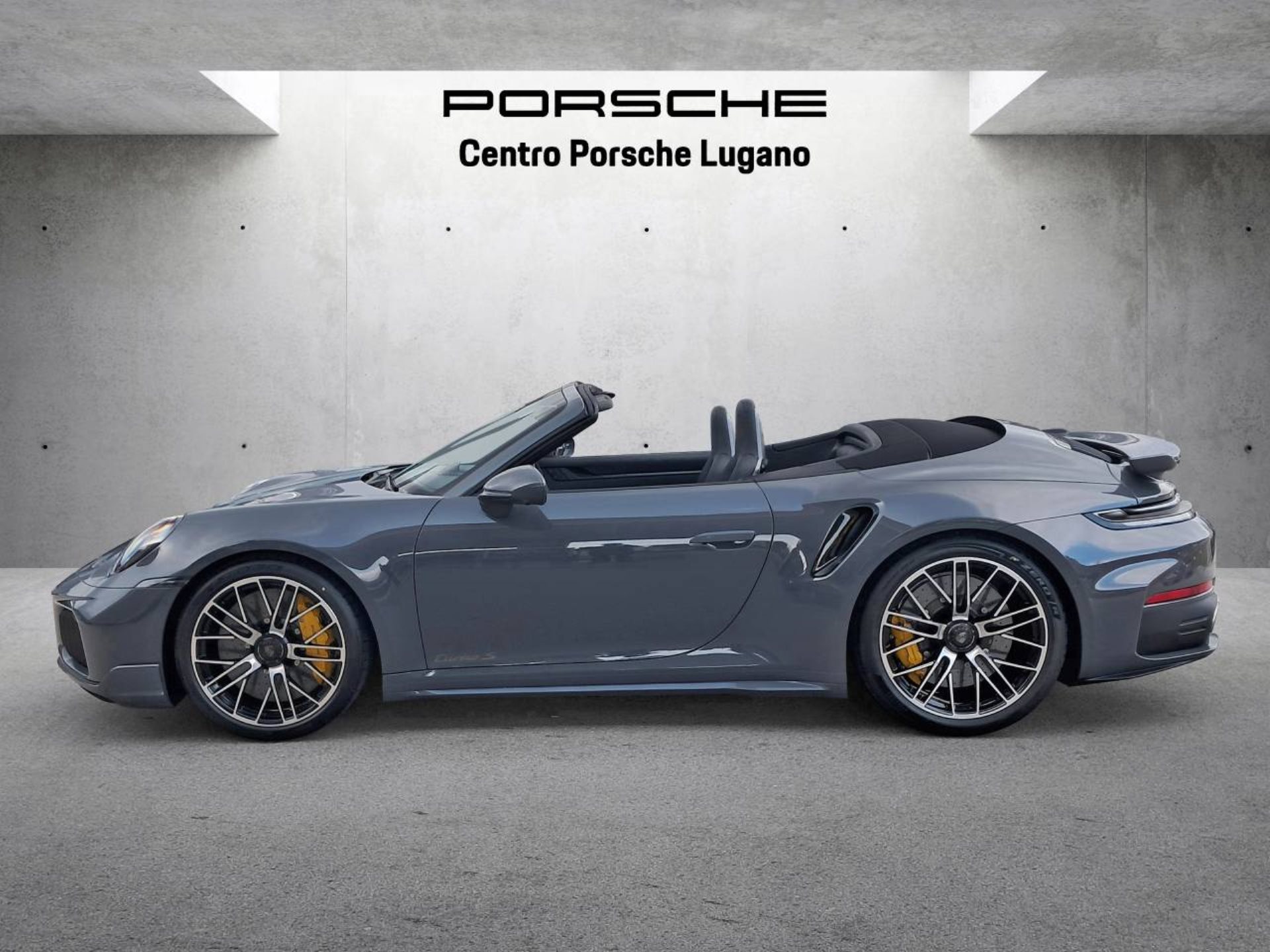 PORSCHE 911 Turbo S Cabriolet-image-1