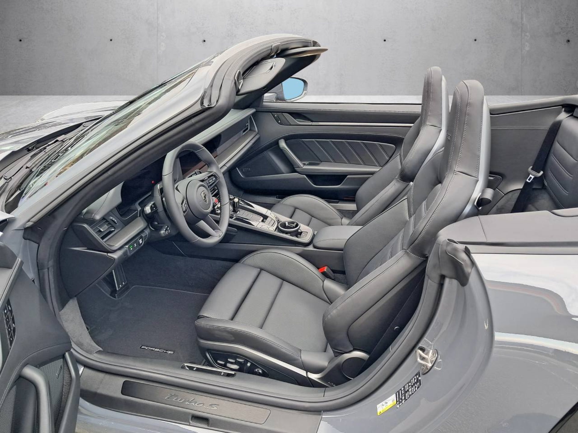 PORSCHE 911 Turbo S Cabriolet-image-3