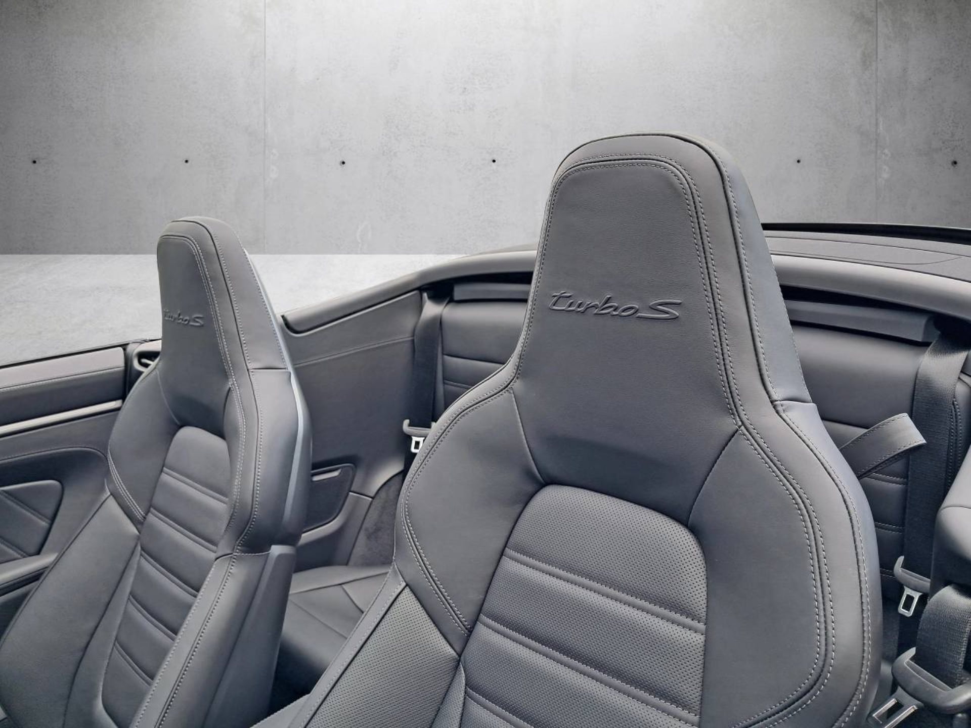 PORSCHE 911 Turbo S Cabriolet-image-26