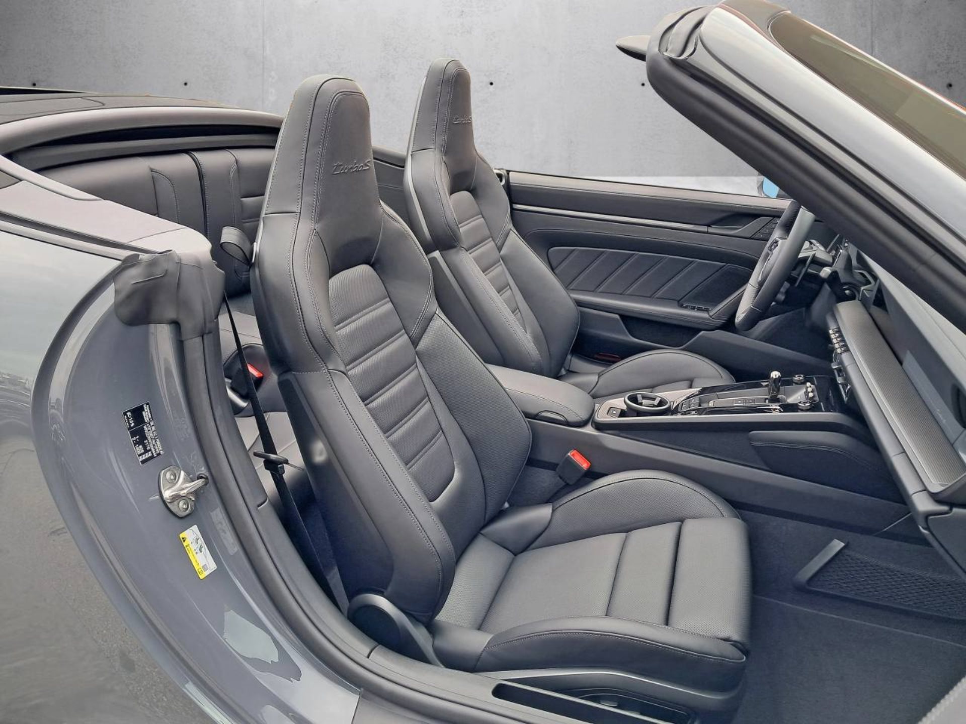 PORSCHE 911 Turbo S Cabriolet-image-15
