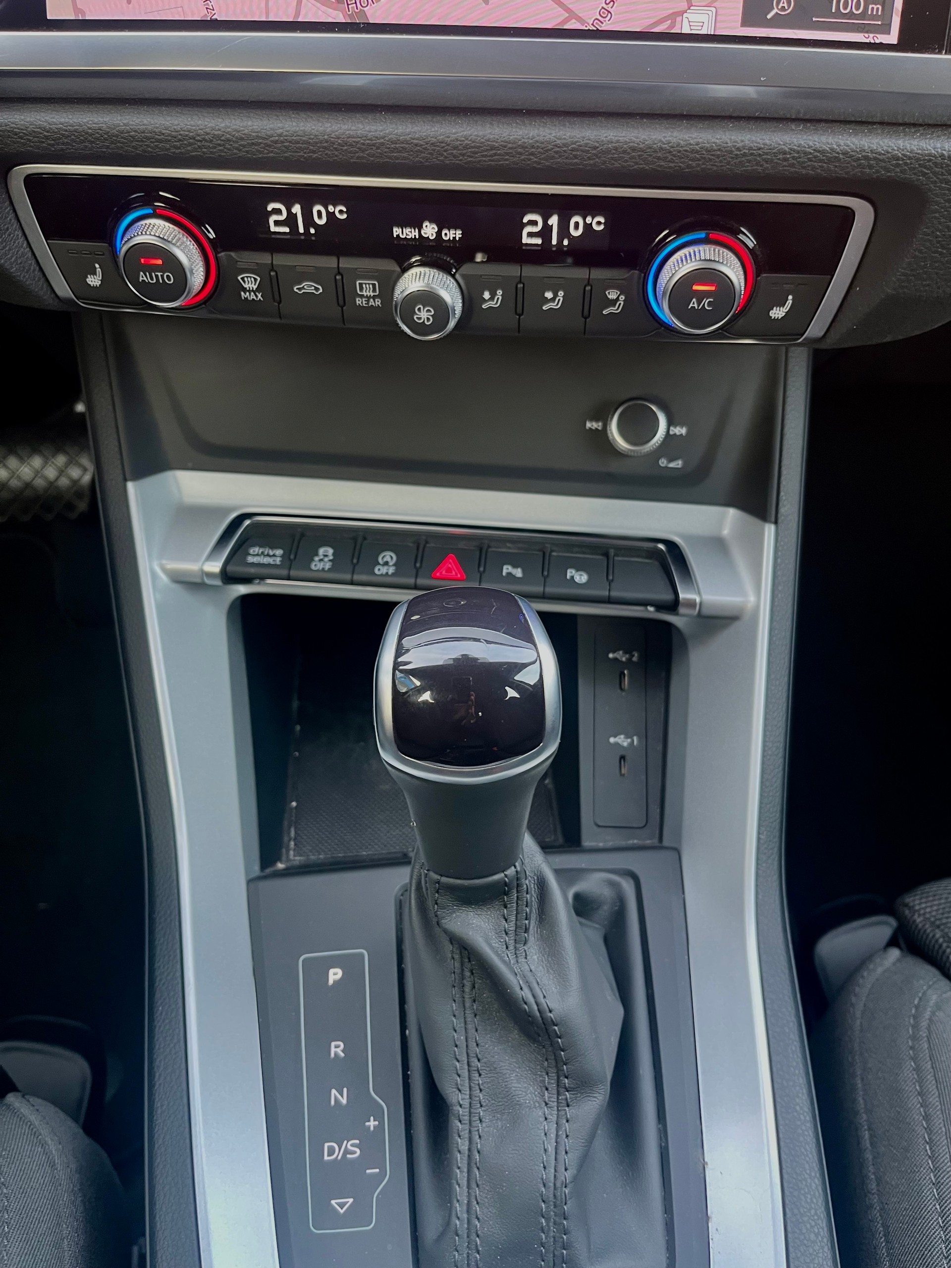 AUDI Q3 Sportback 35 TFSI S-tronic**CH Auto**-image-16