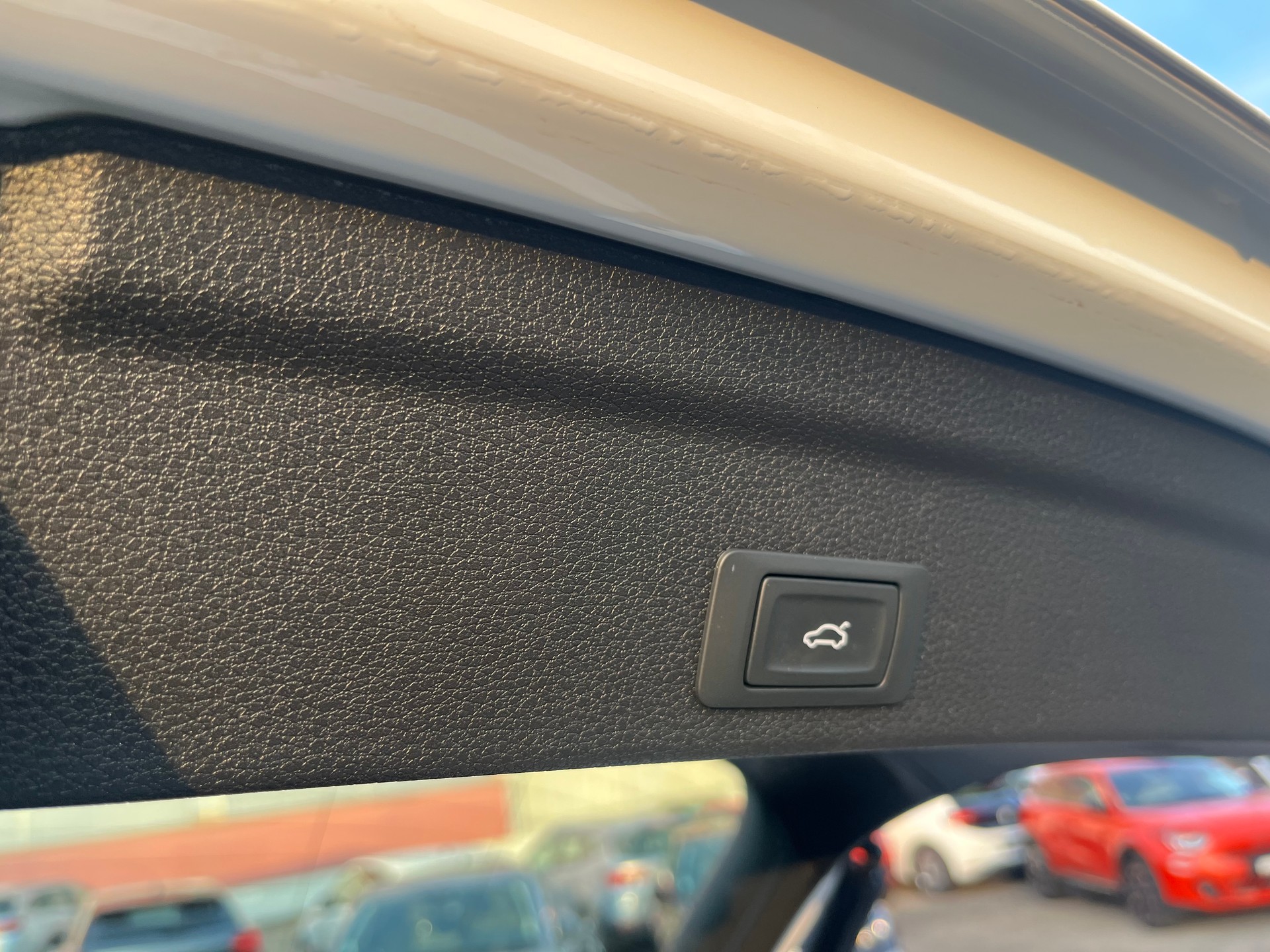 AUDI Q3 Sportback 35 TFSI S-tronic**CH Auto**-image-9