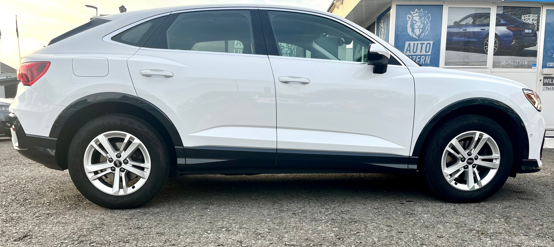 AUDI Q3 Sportback 35 TFSI S-tronic**CH Auto**-image-6
