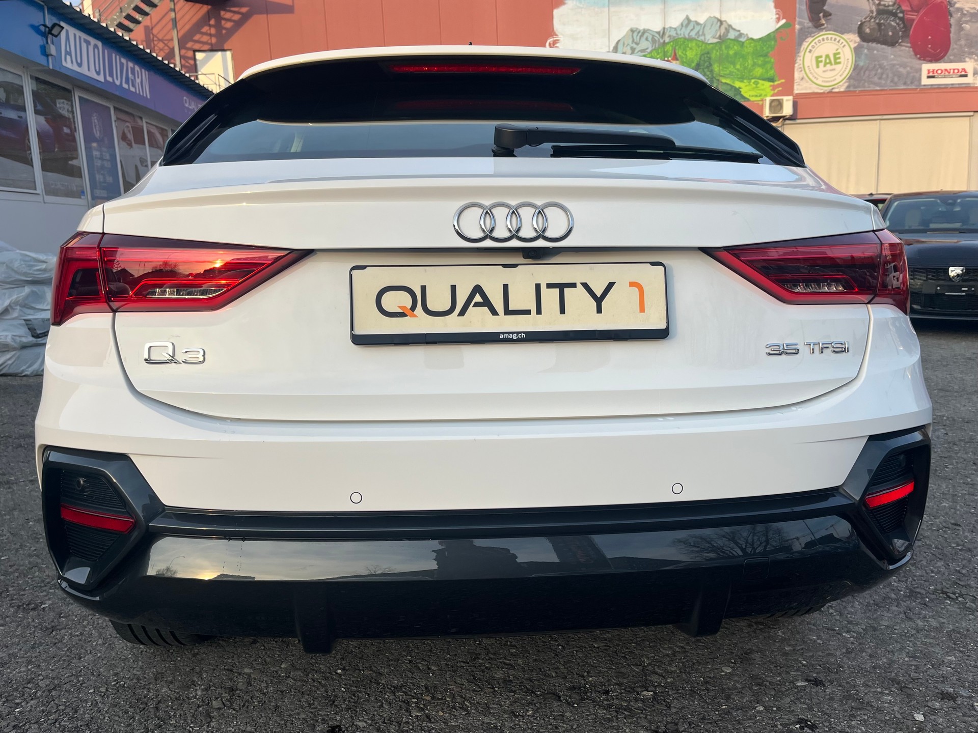 AUDI Q3 Sportback 35 TFSI S-tronic**CH Auto**-image-4