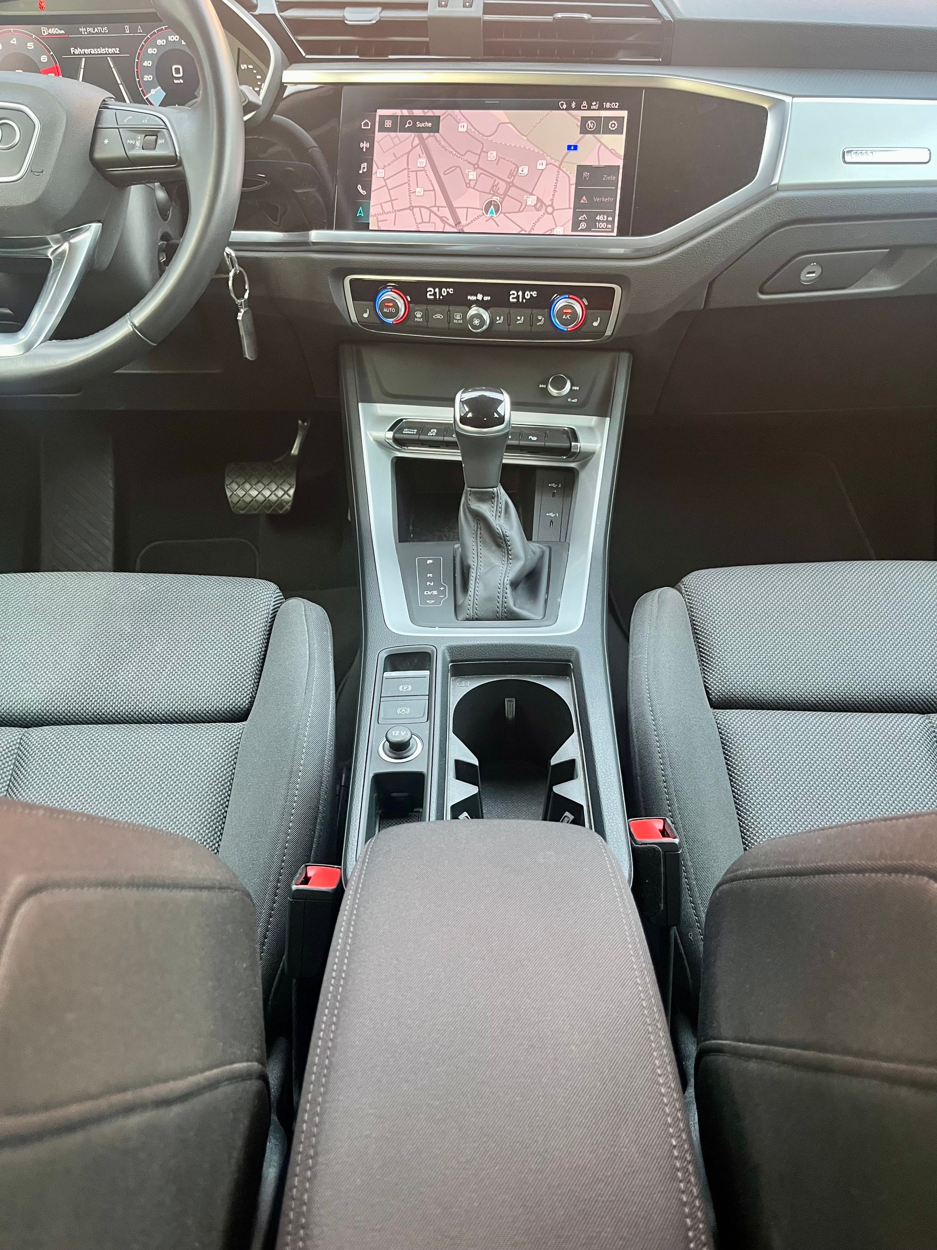 AUDI Q3 Sportback 35 TFSI S-tronic**CH Auto**-image-14
