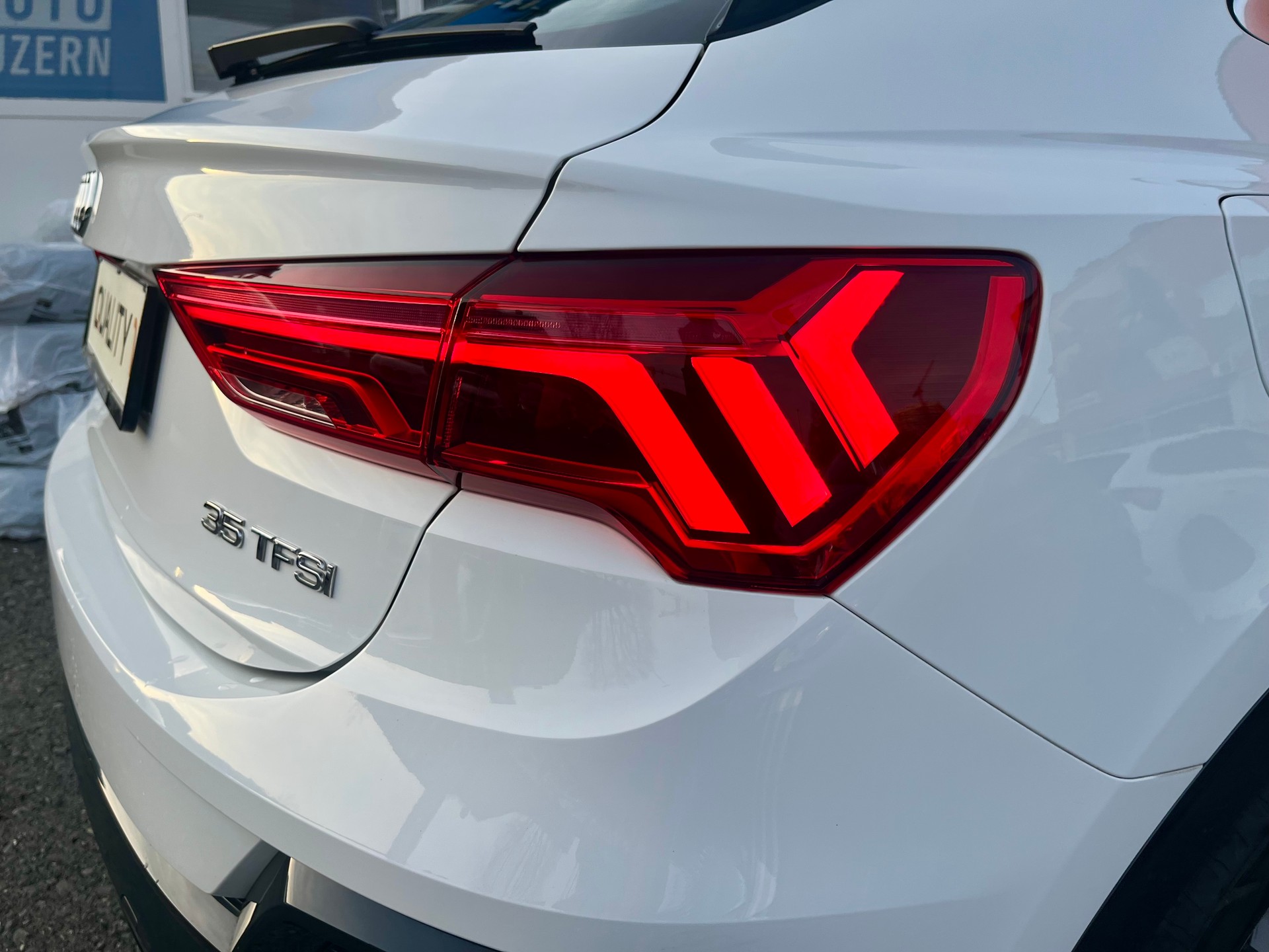 AUDI Q3 Sportback 35 TFSI S-tronic**CH Auto**-image-31