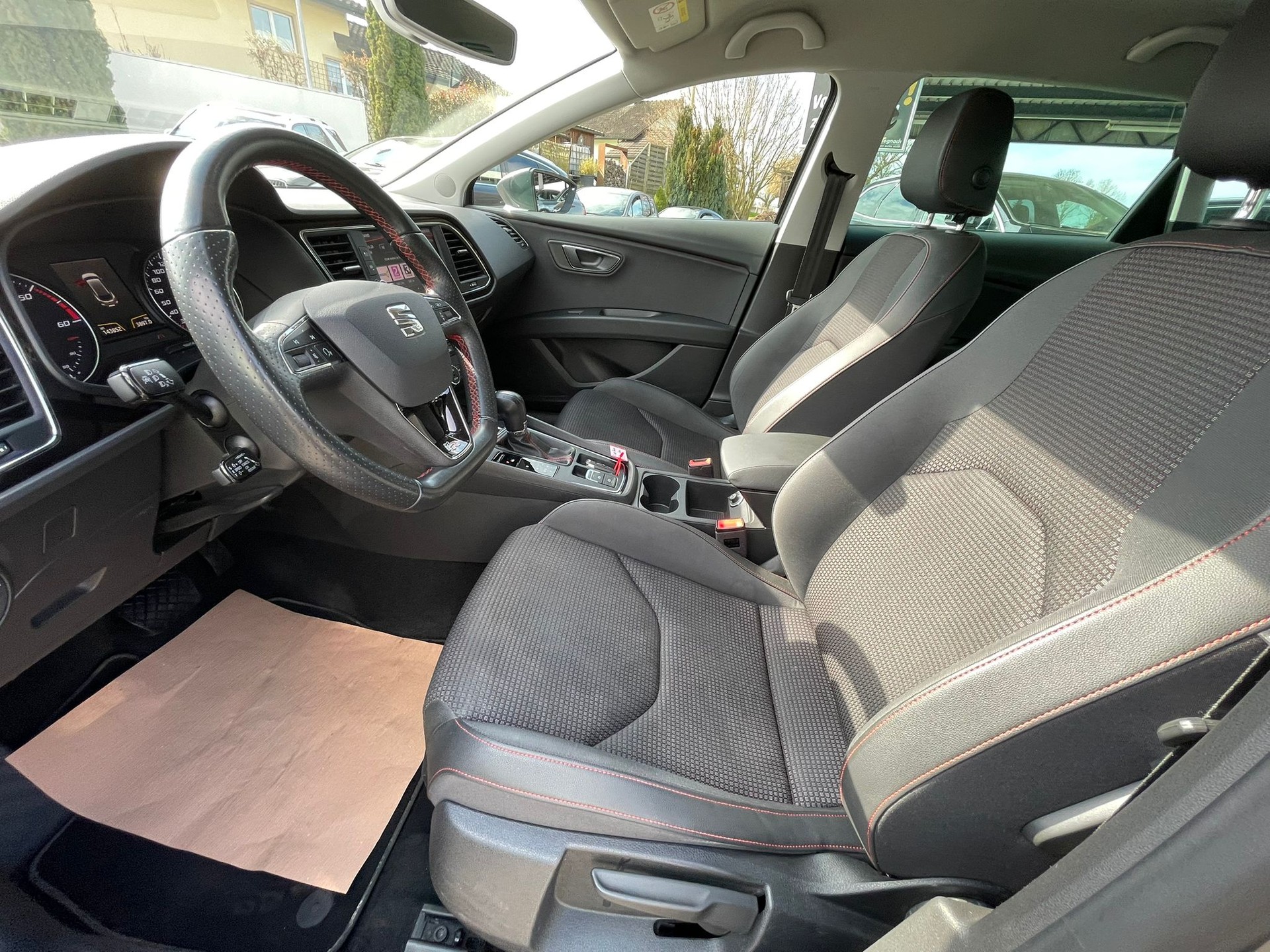 SEAT Leon ST 2.0 TDI CR FR 4Drive DSG-image-9