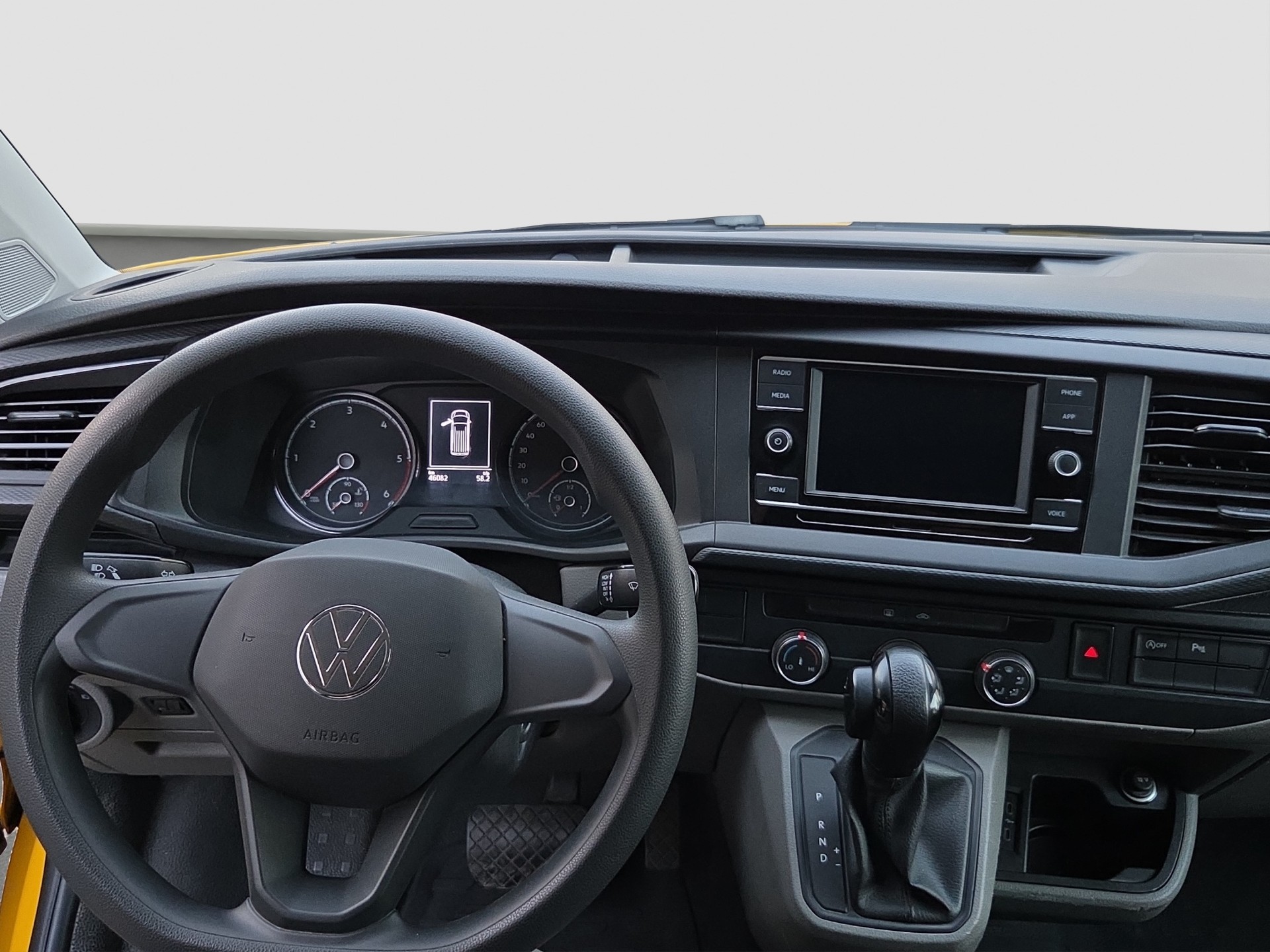 VW T6.1 2.0 TDI 4Motion DSG-image-9