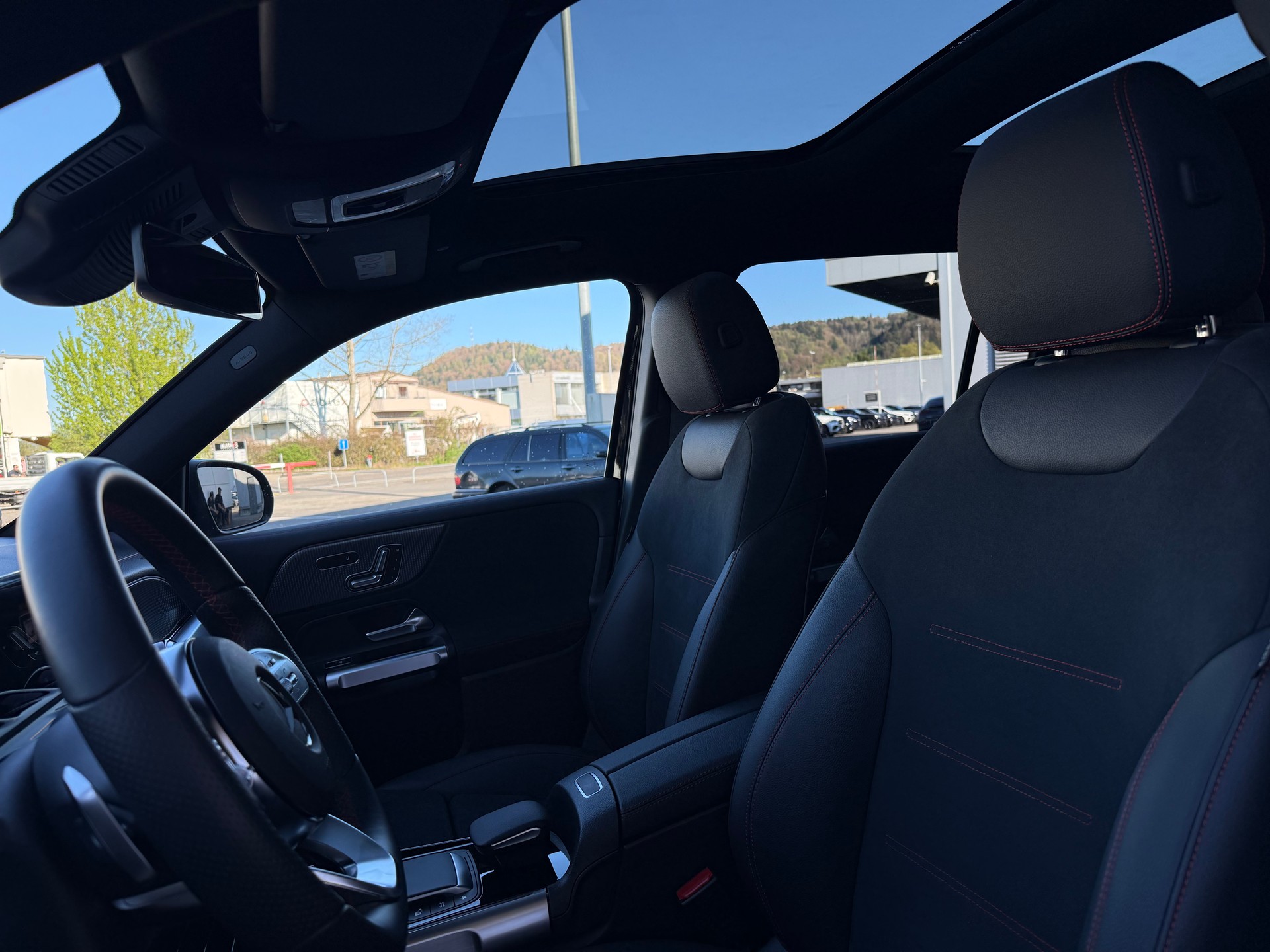 MERCEDES-BENZ EQB 350 AMG Line 4Matic-image-4