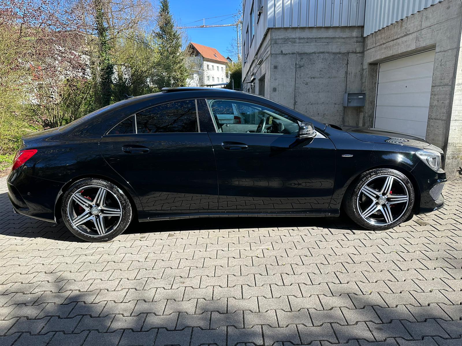 MERCEDES-BENZ CLA 250 Sport AMG-Line 7G-DCT 4Matic-image-5