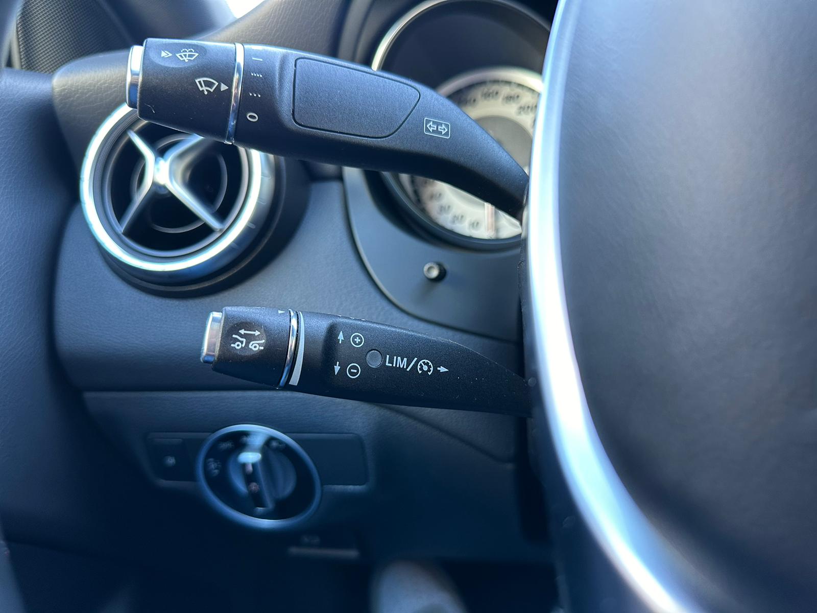 MERCEDES-BENZ CLA 250 Sport AMG-Line 7G-DCT 4Matic-image-21