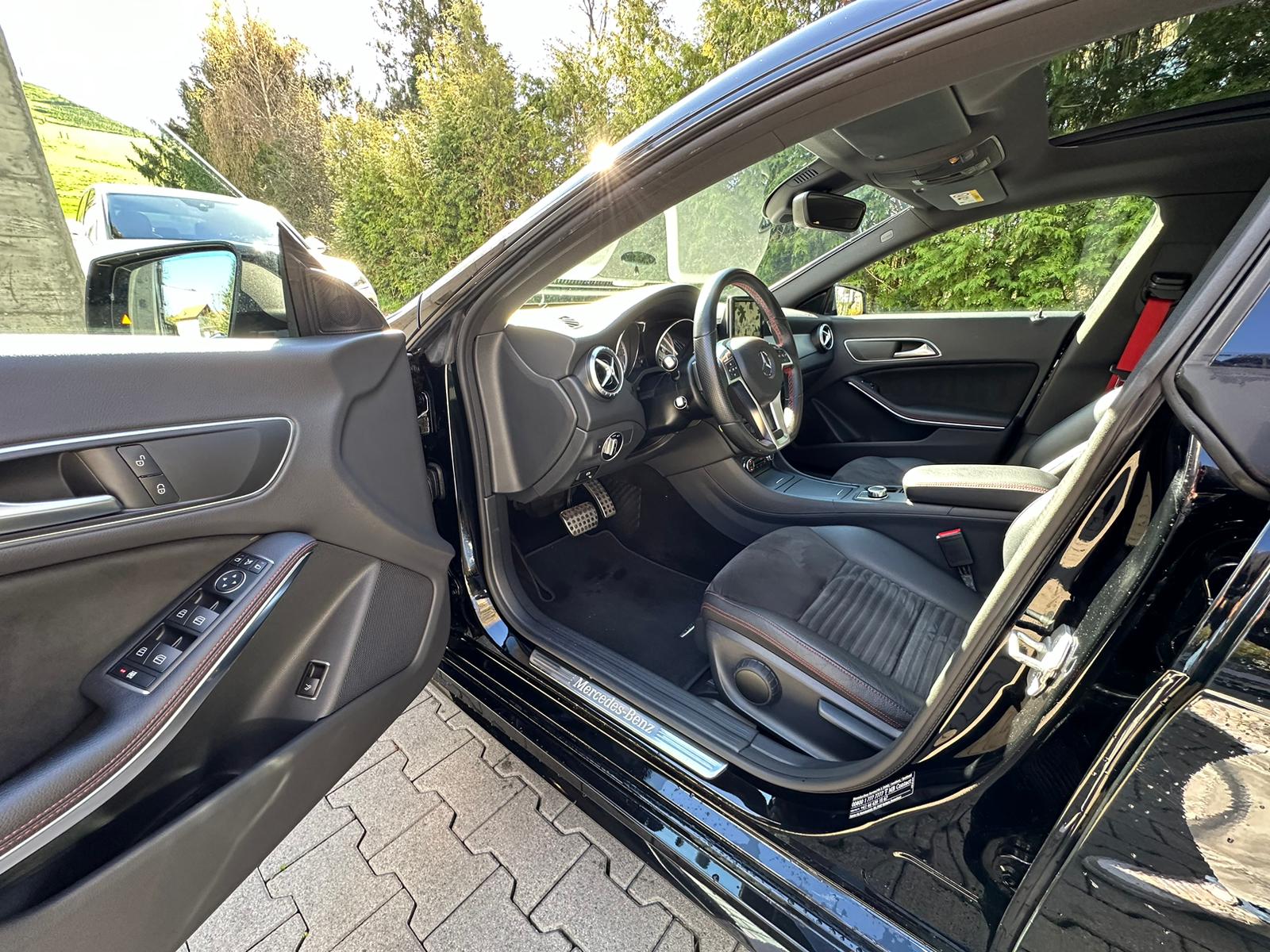 MERCEDES-BENZ CLA 250 Sport AMG-Line 7G-DCT 4Matic-image-9