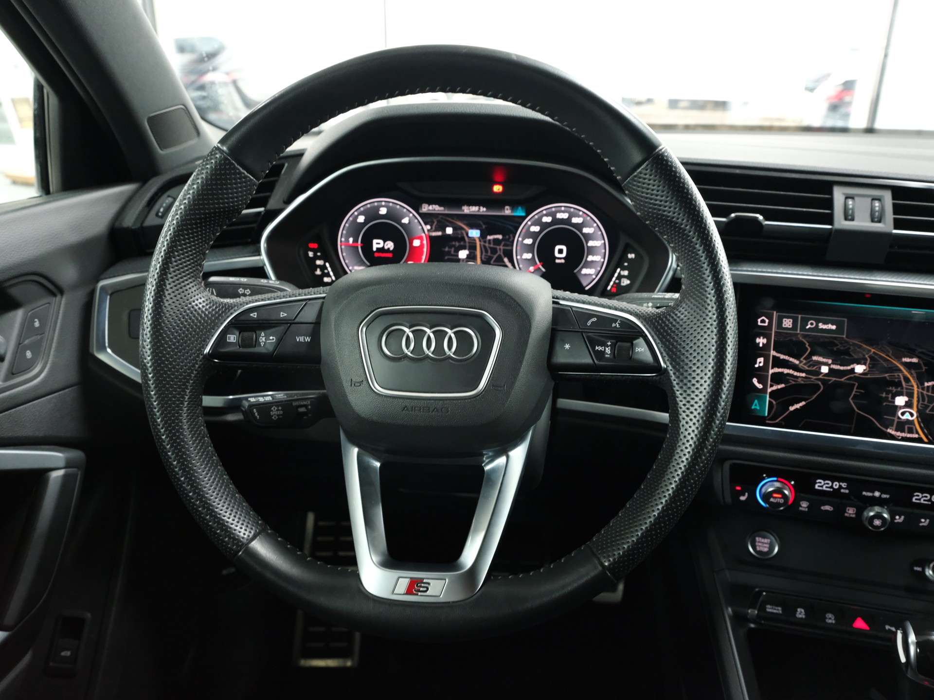 AUDI Q3 40 TDI S line quattro S-tronic-image-14