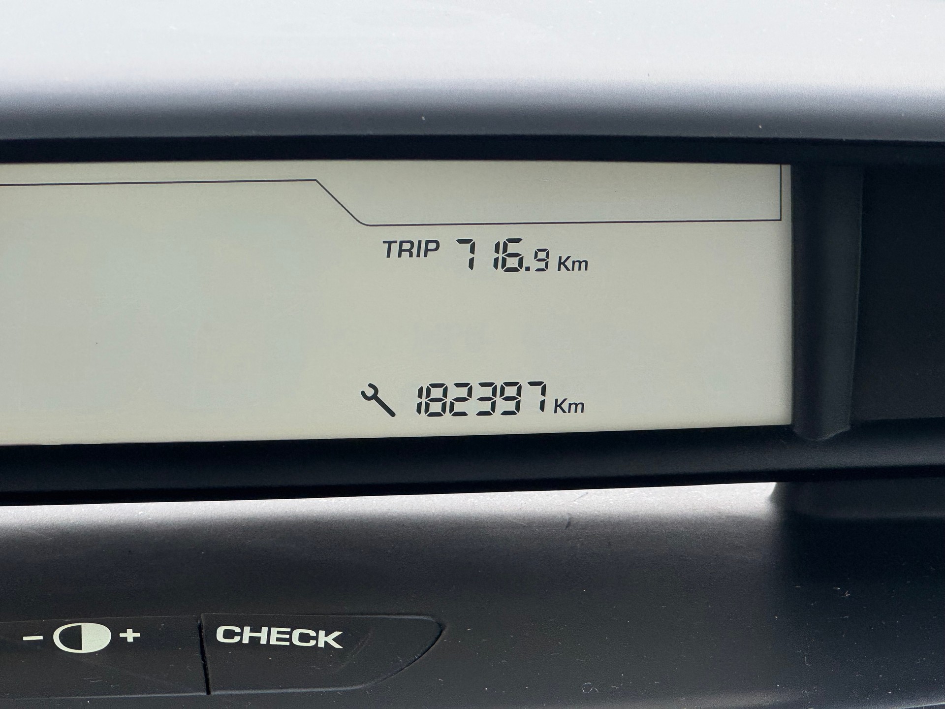 CITROEN C4 Berline 1.6i 16V VTR (Pack)-image-13