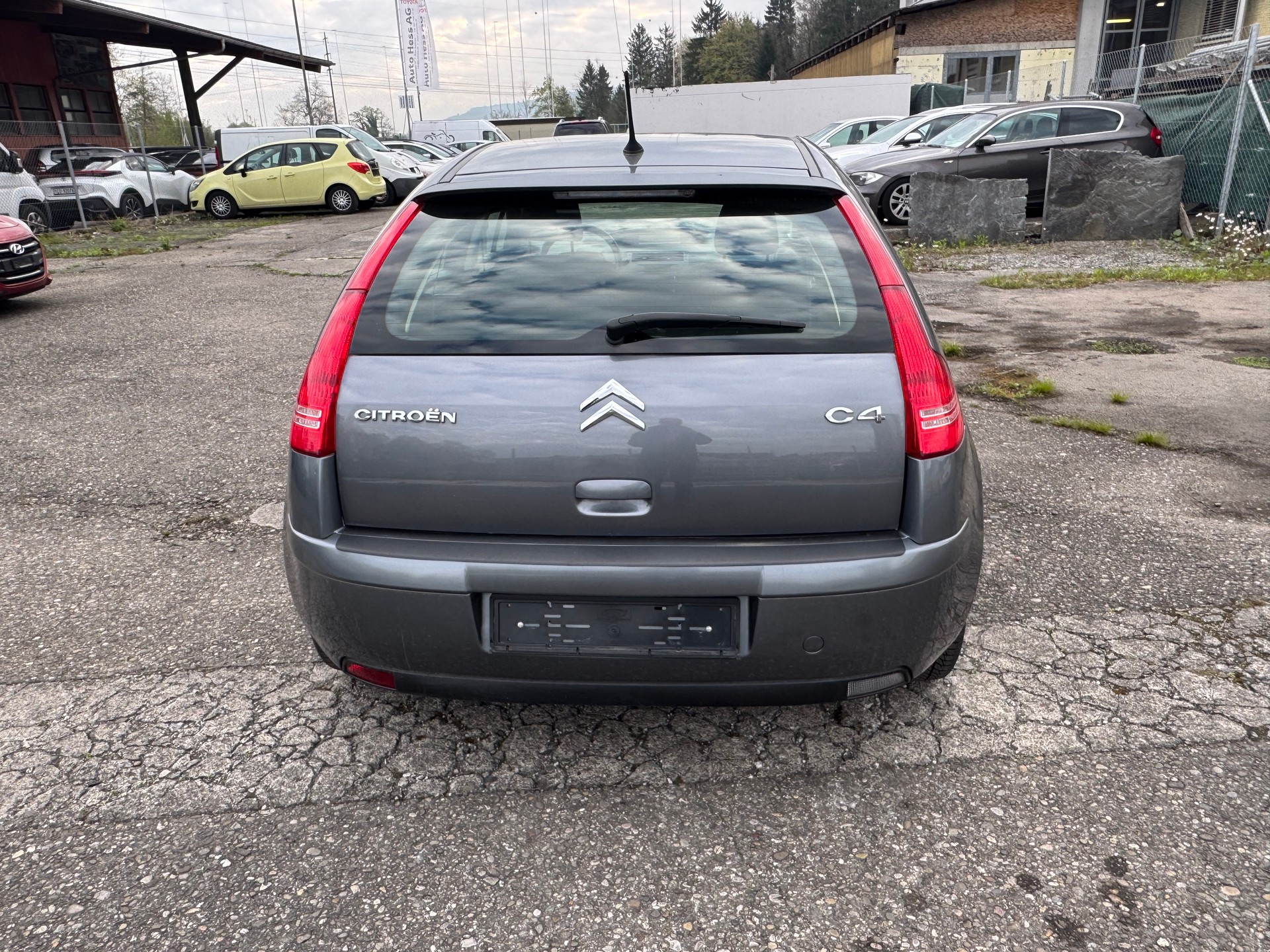 CITROEN C4 Berline 1.6i 16V VTR (Pack)-image-1