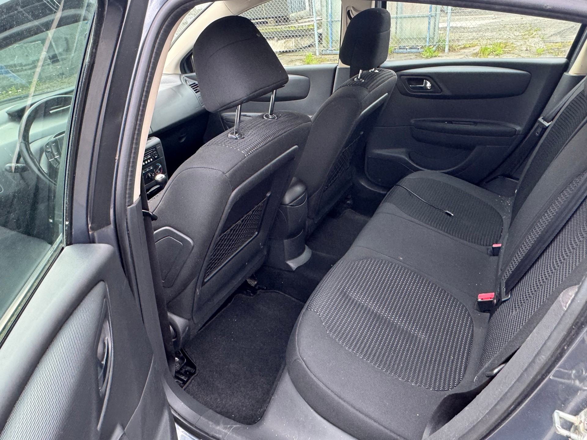 CITROEN C4 Berline 1.6i 16V VTR (Pack)-image-10