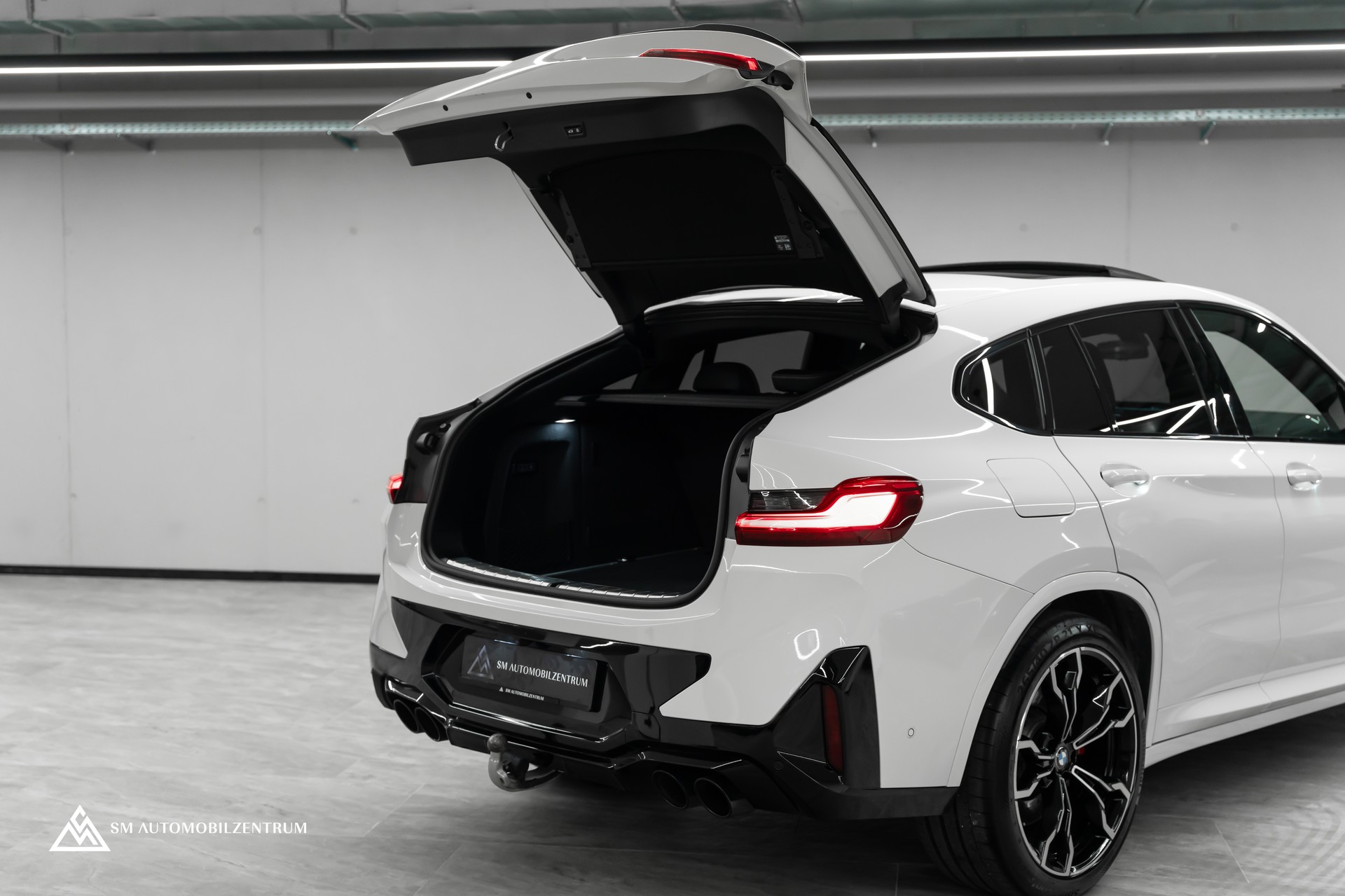 BMW X4M xDrive M Competition Steptronic / Panorama / 360° / Head-Up-image-9