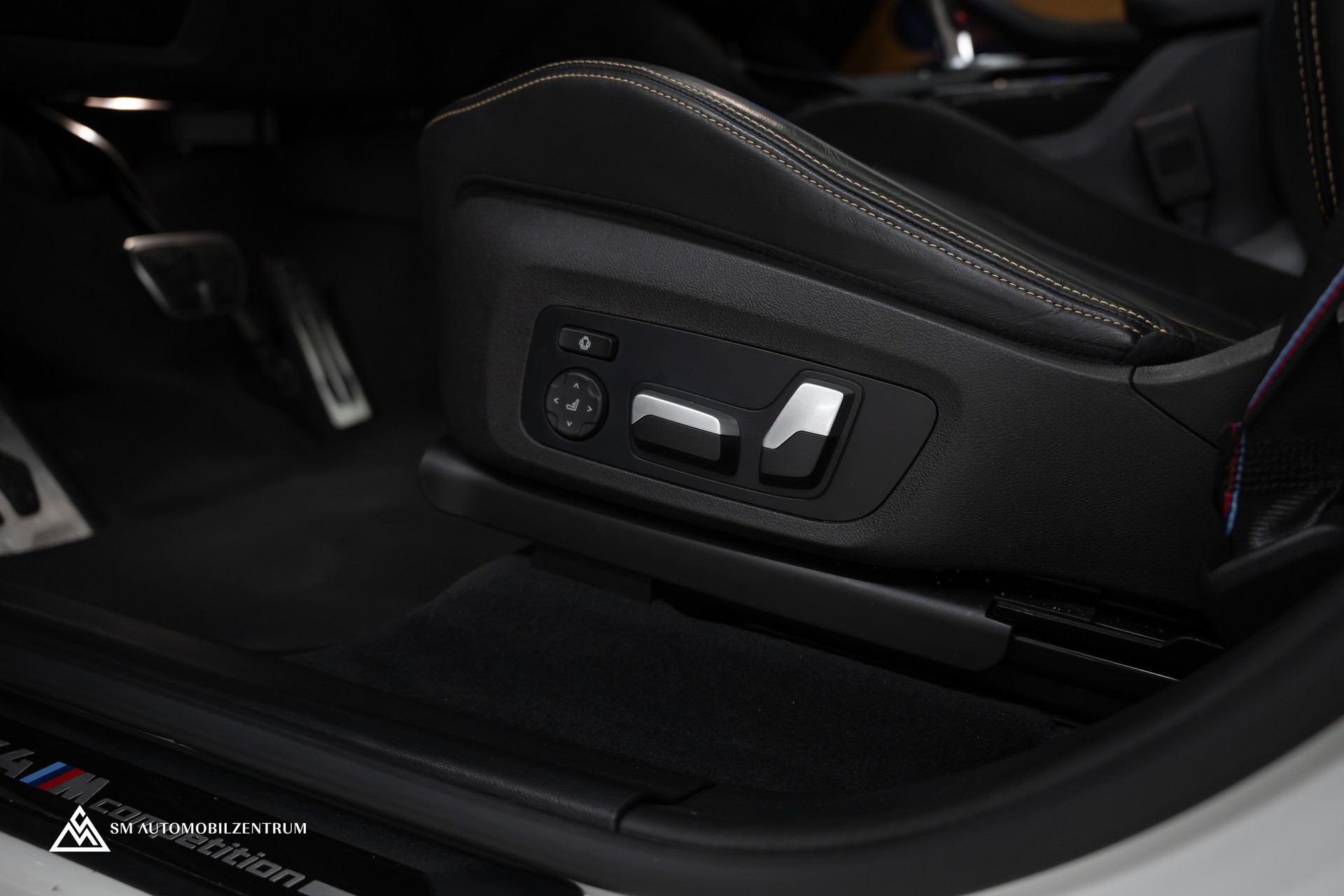 BMW X4M xDrive M Competition Steptronic / Panorama / 360° / Head-Up-image-32