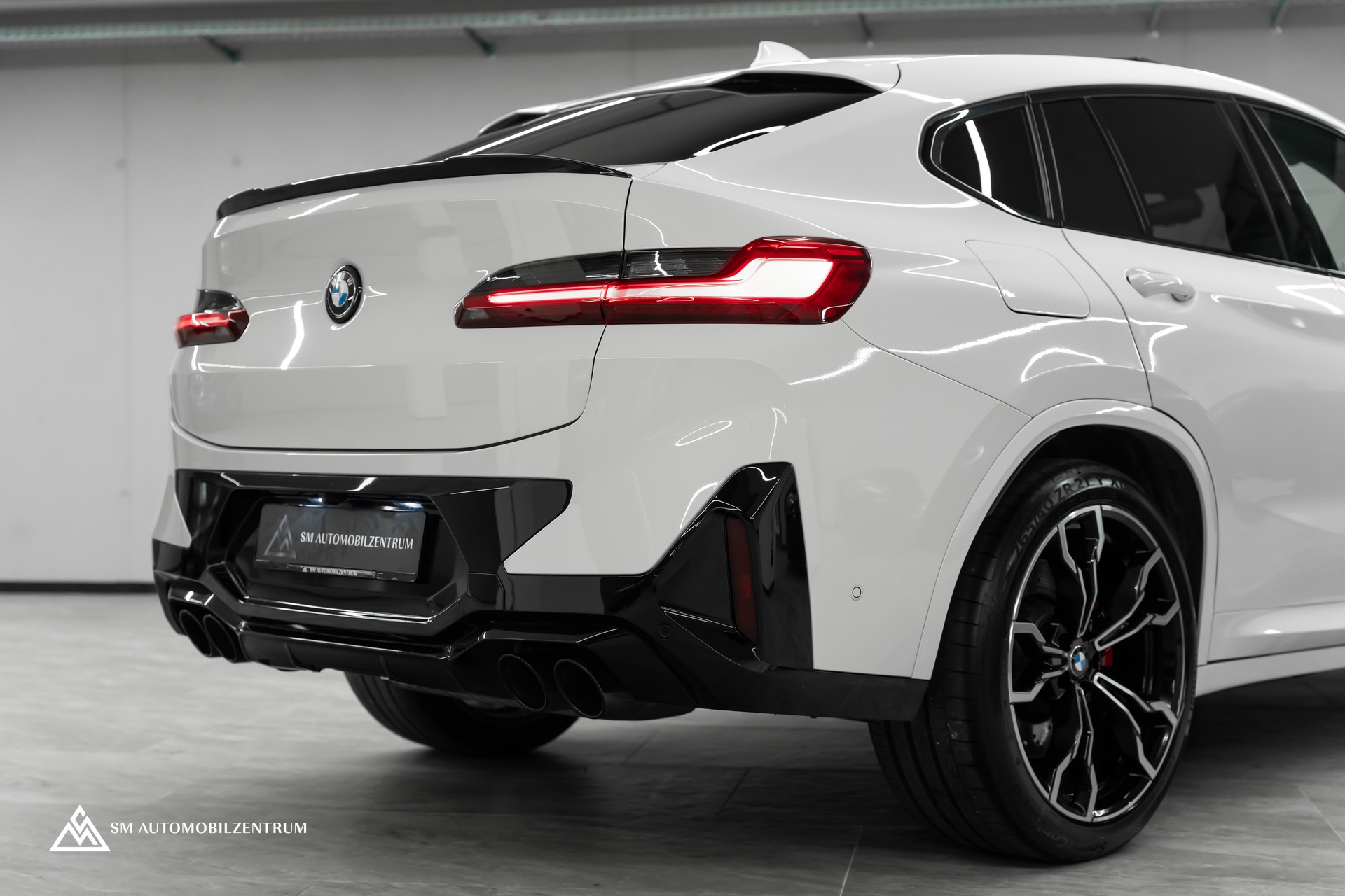 BMW X4M xDrive M Competition Steptronic / Panorama / 360° / Head-Up-image-8