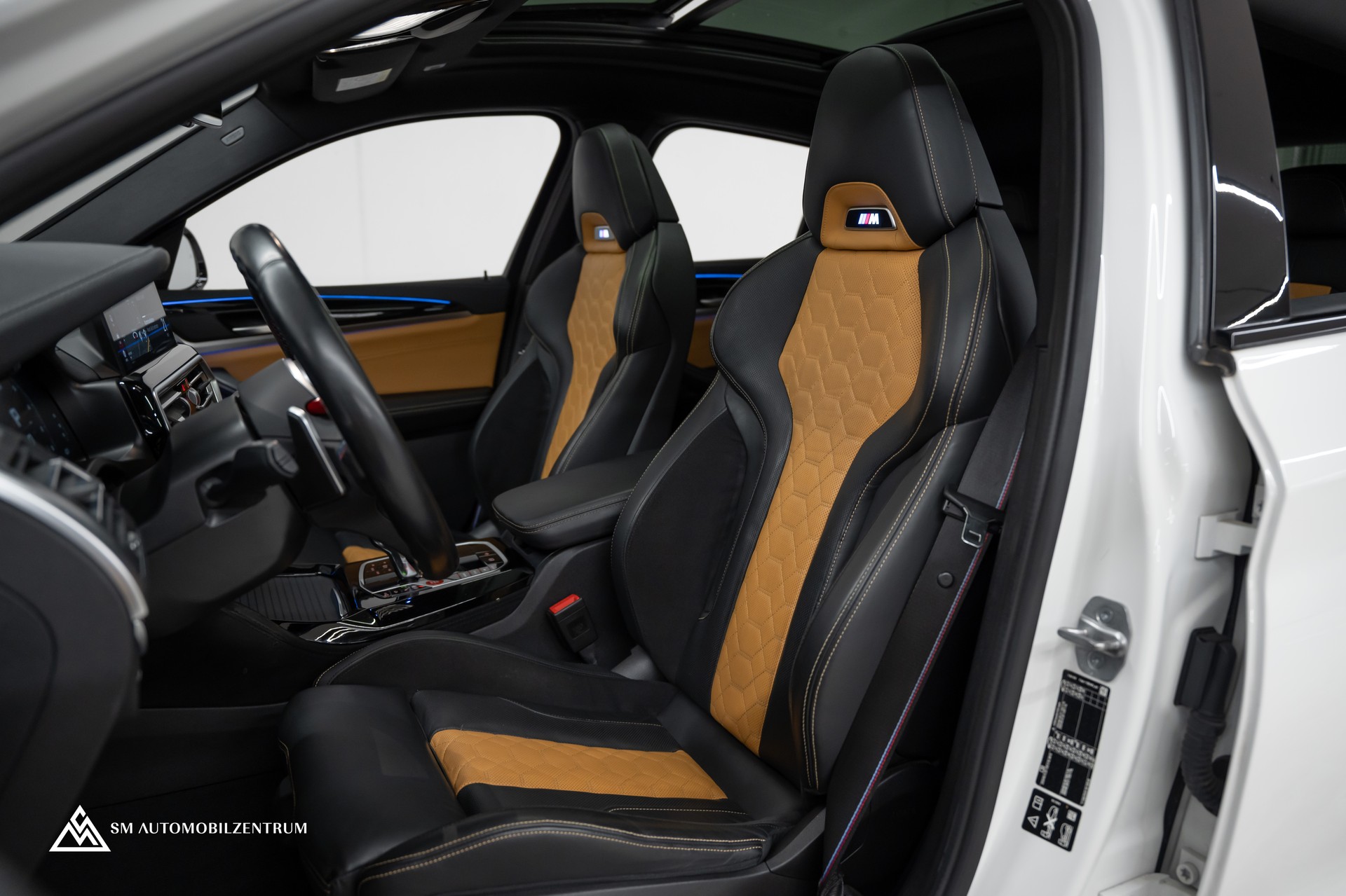 BMW X4M xDrive M Competition Steptronic / Panorama / 360° / Head-Up-image-34