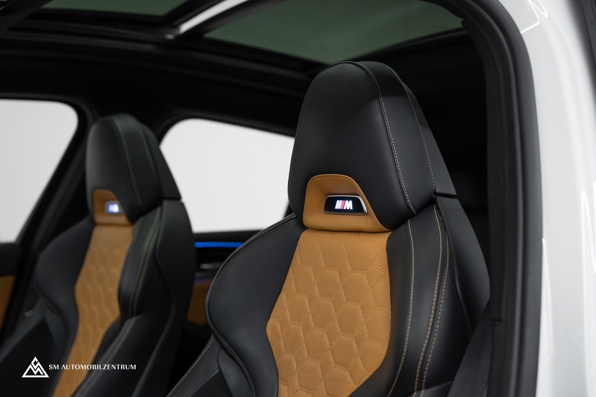 BMW X4M xDrive M Competition Steptronic / Panorama / 360° / Head-Up-image-16
