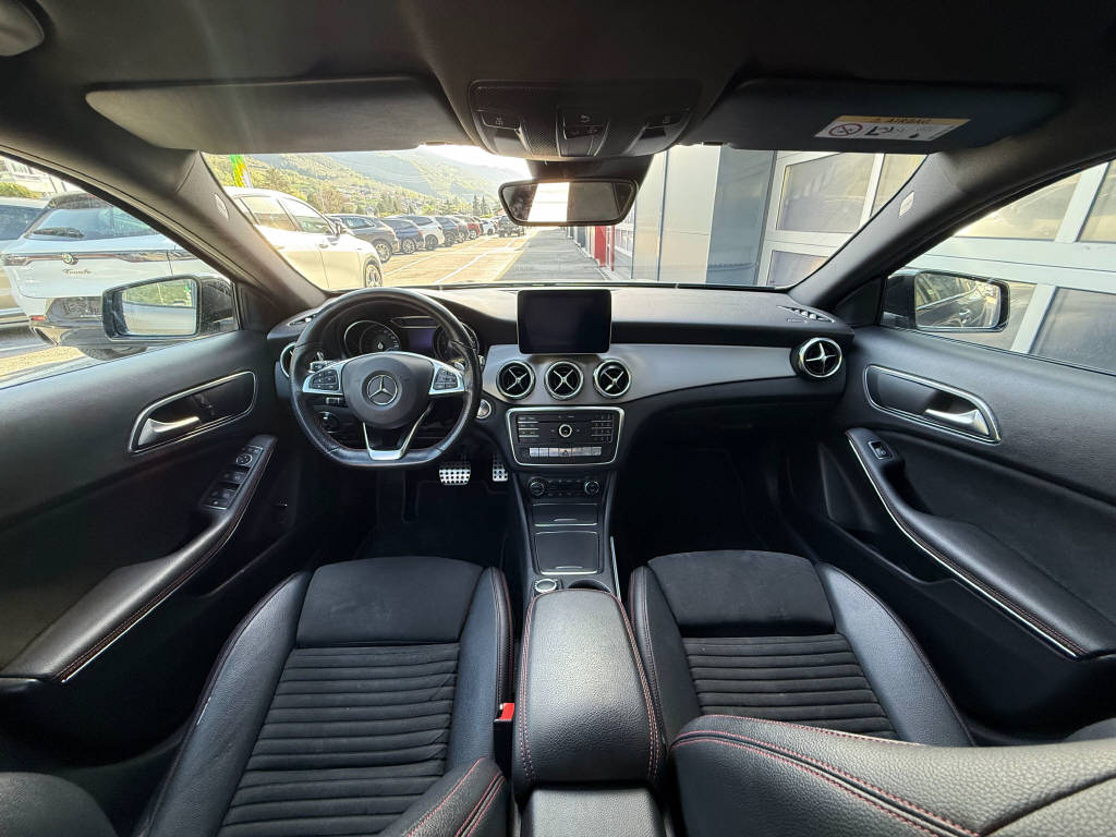 MERCEDES-BENZ GLA 250 AMG Line 4m-image-8