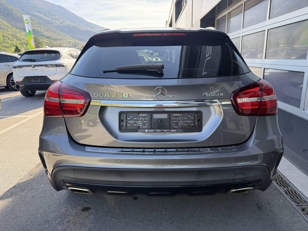 MERCEDES-BENZ GLA 250 AMG Line 4m-image-3