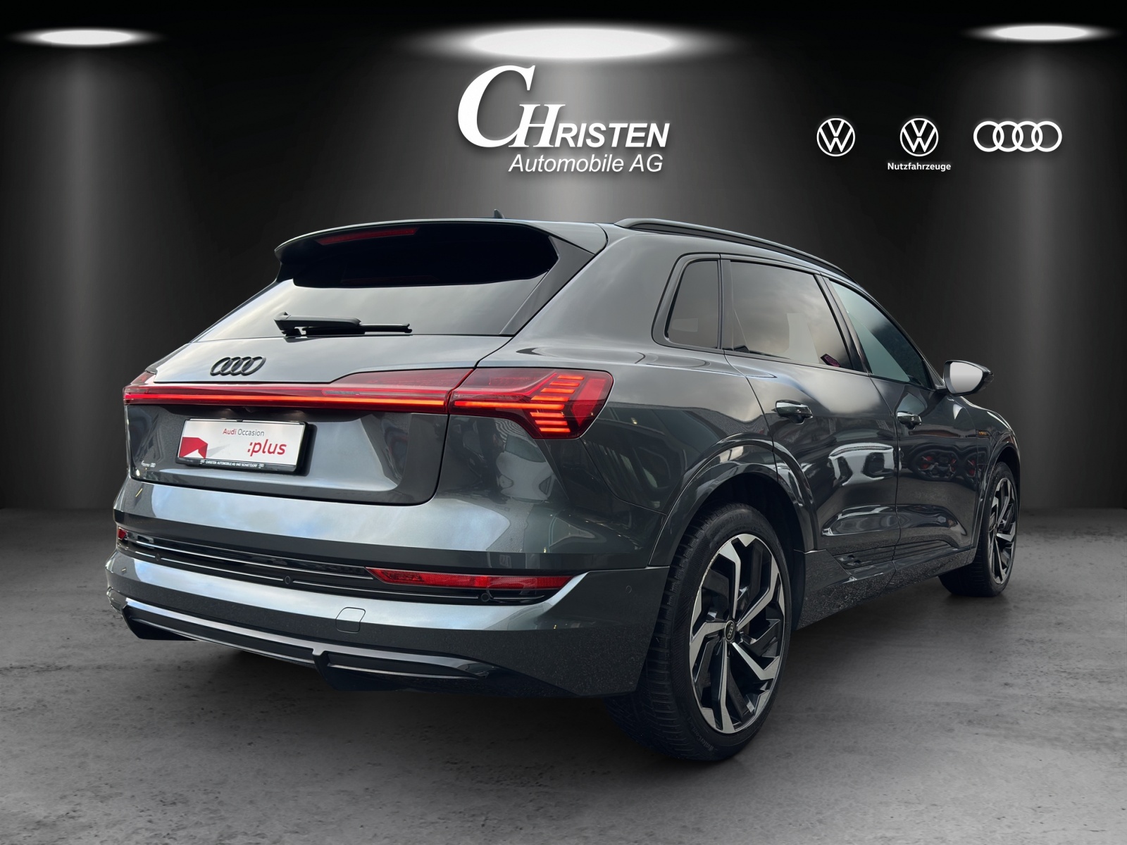 AUDI e-tron 55 S Line Black Edition quattro-image-6