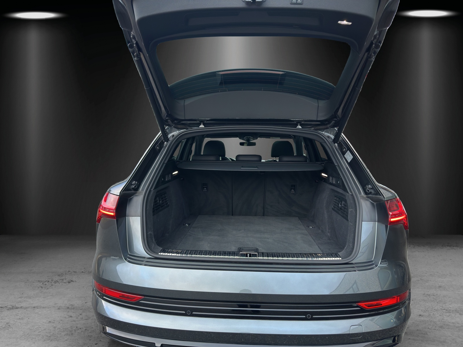 AUDI e-tron 55 S Line Black Edition quattro-image-7