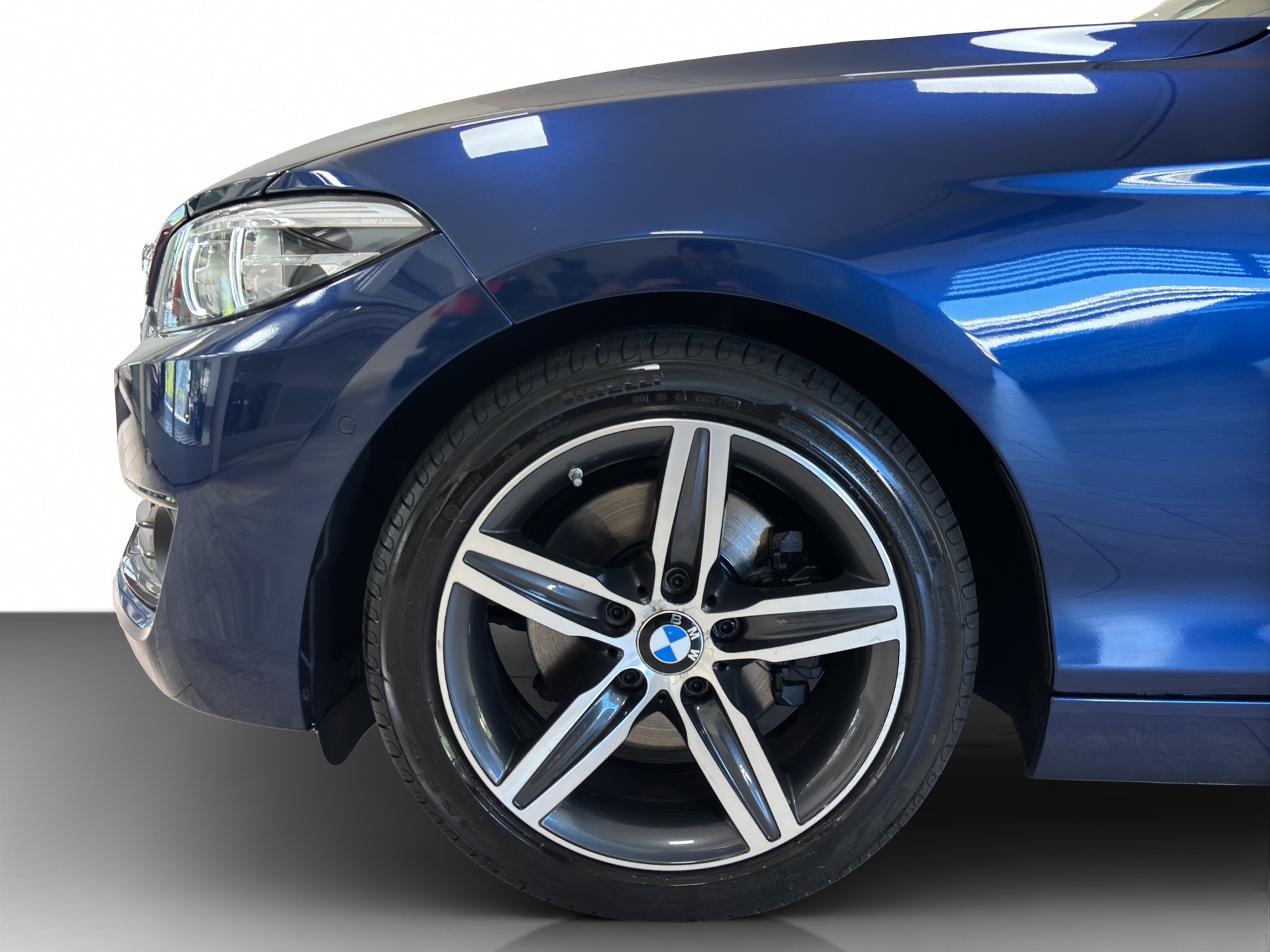 BMW 220d xDrive Steptronic-image-1