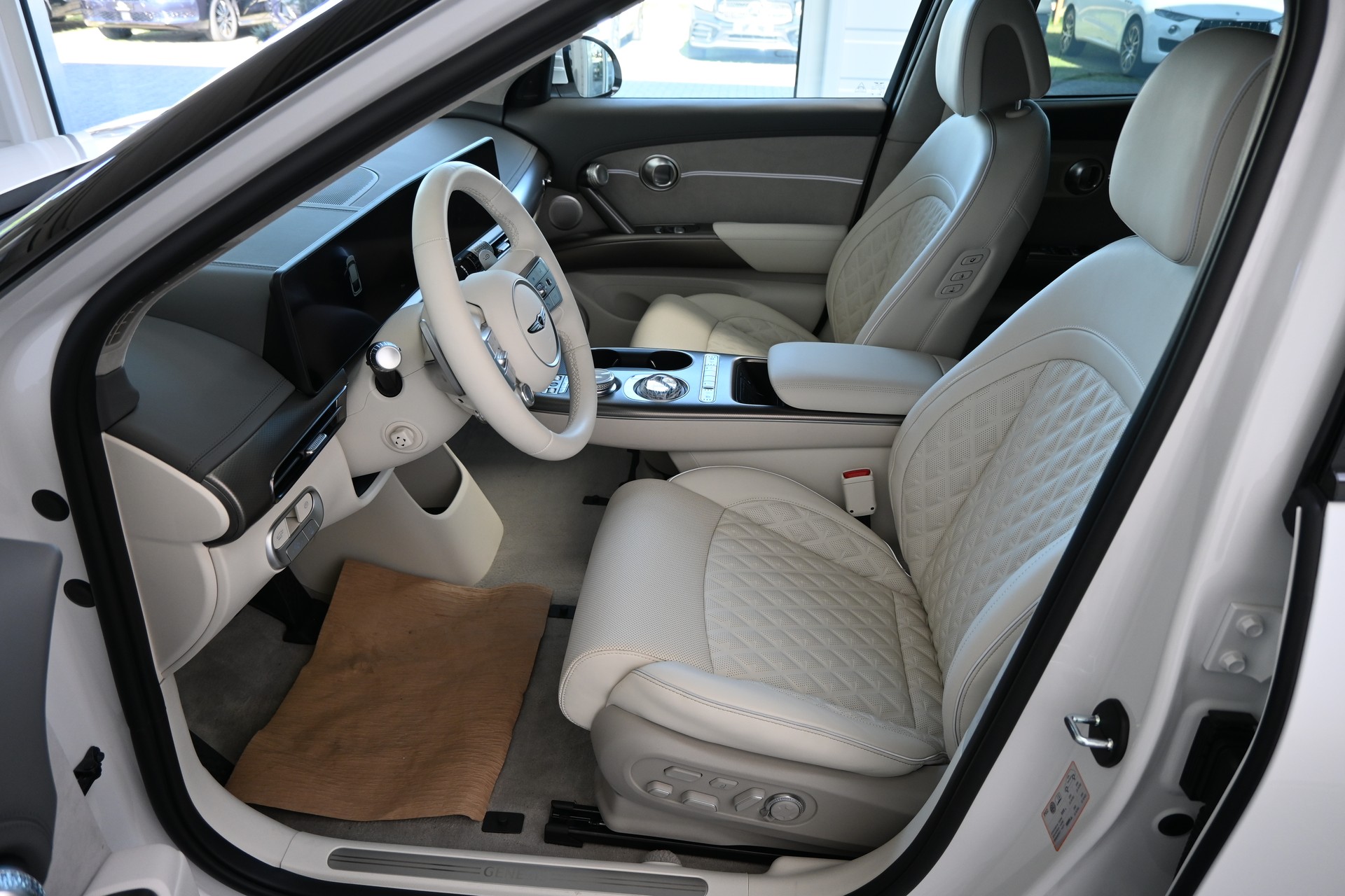 GENESIS GV60 77.4 kWh Sport AWD 318PS 4X4 (CH Auto) + Werksgarantie 09.2029-image-7