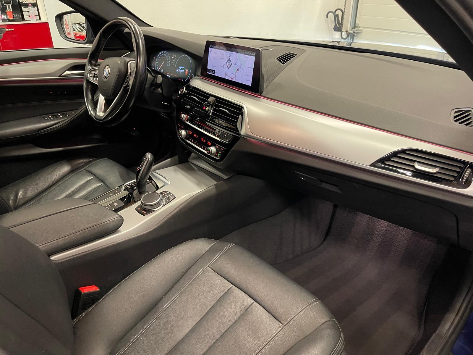 BMW 520d xDrive Touring-image-9
