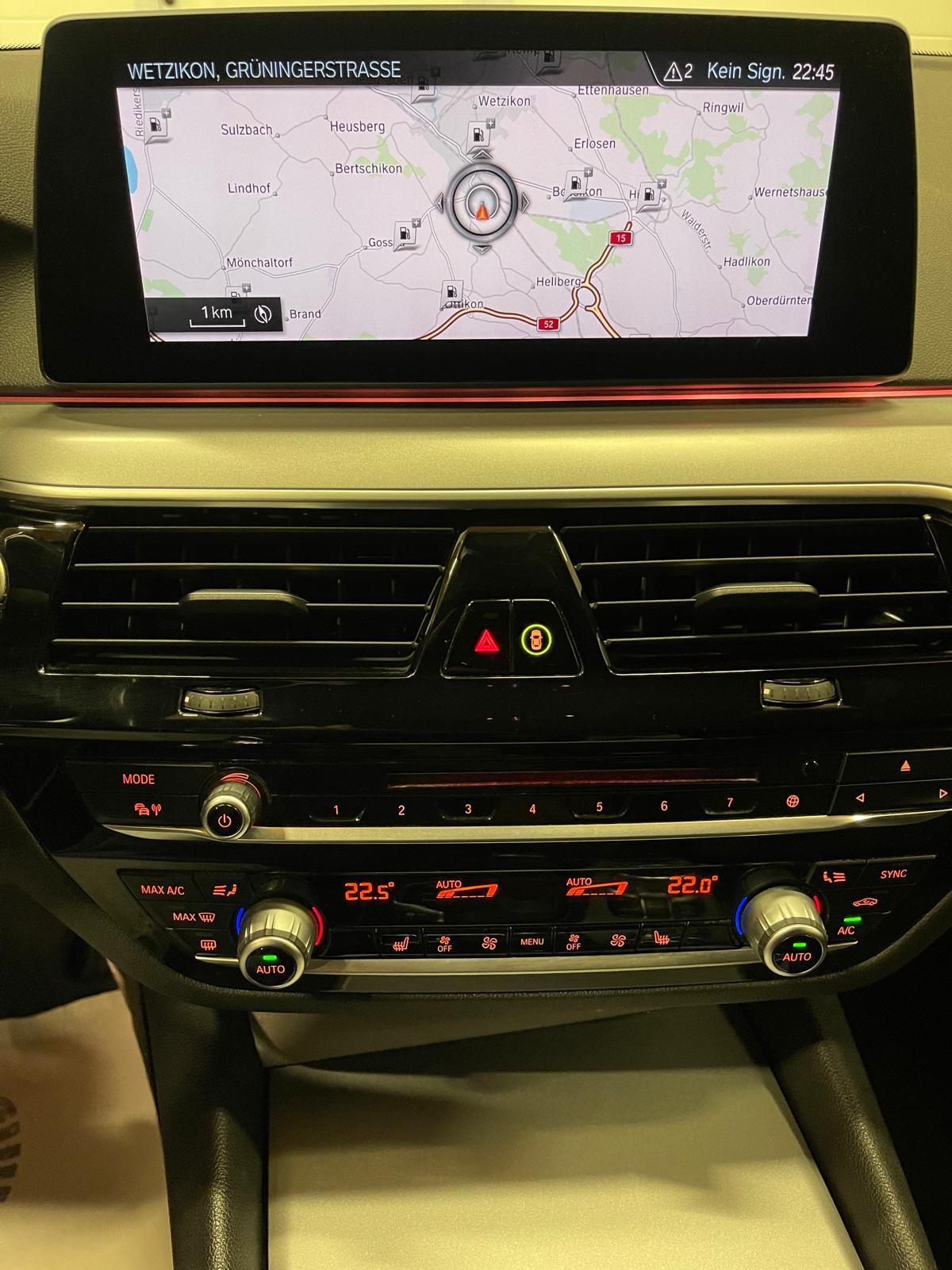 BMW 520d xDrive Touring-image-15