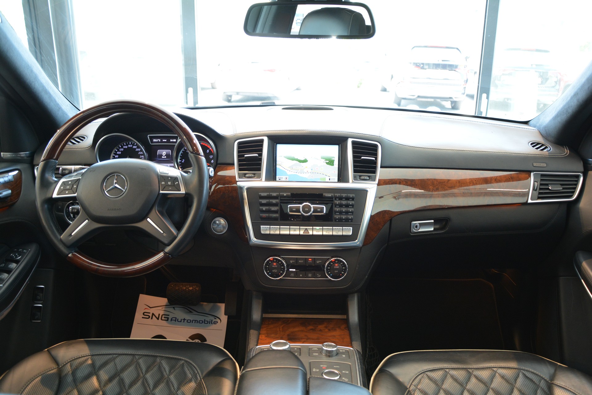 MERCEDES-BENZ GL 350 BlueTEC 4Matic 7G-TRONIC AMG-Line-image-11