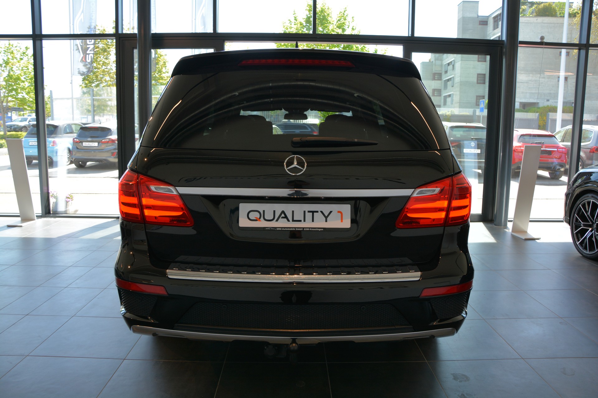 MERCEDES-BENZ GL 350 BlueTEC 4Matic 7G-TRONIC AMG-Line-image-4
