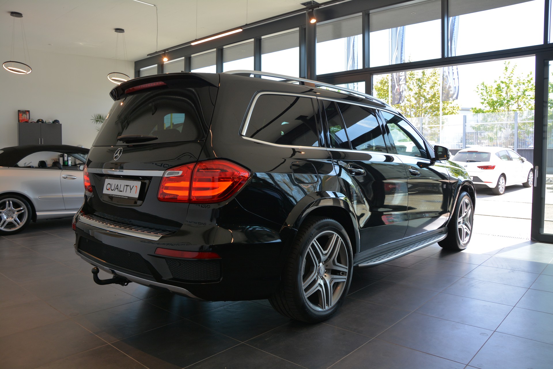 MERCEDES-BENZ GL 350 BlueTEC 4Matic 7G-TRONIC AMG-Line-image-5