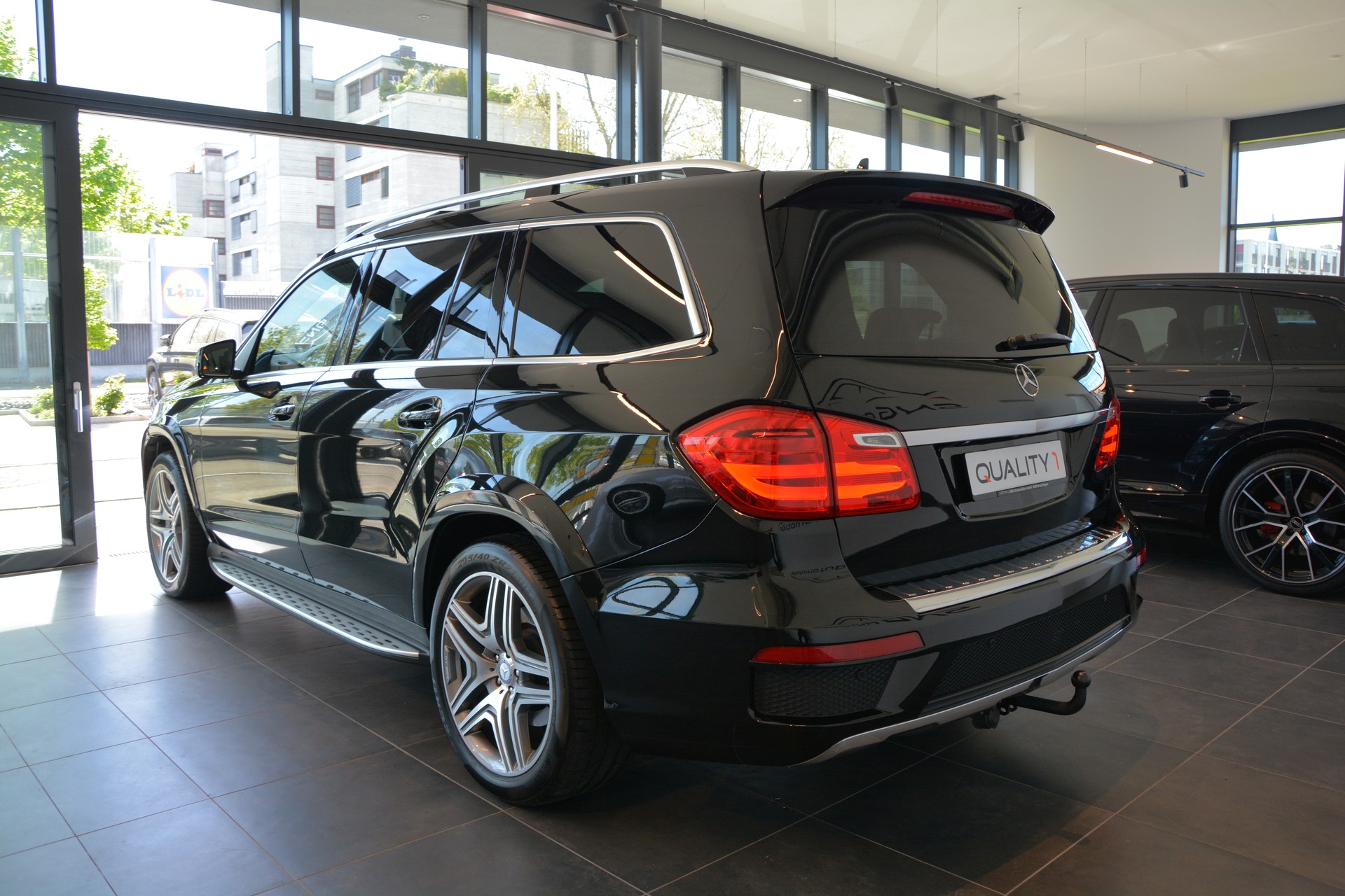 MERCEDES-BENZ GL 350 BlueTEC 4Matic 7G-TRONIC AMG-Line-image-3