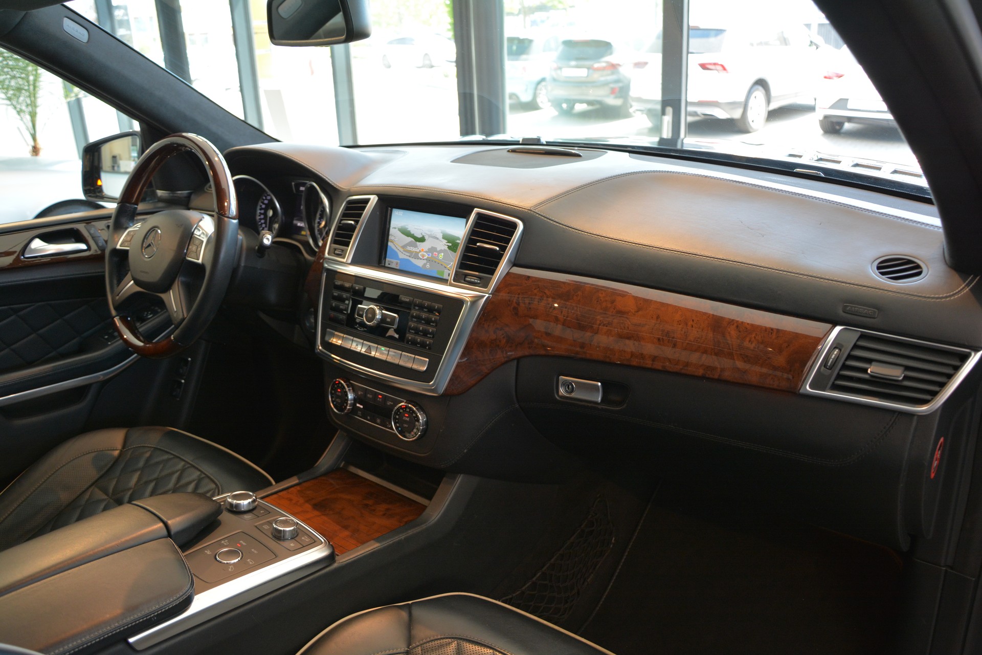 MERCEDES-BENZ GL 350 BlueTEC 4Matic 7G-TRONIC AMG-Line-image-12