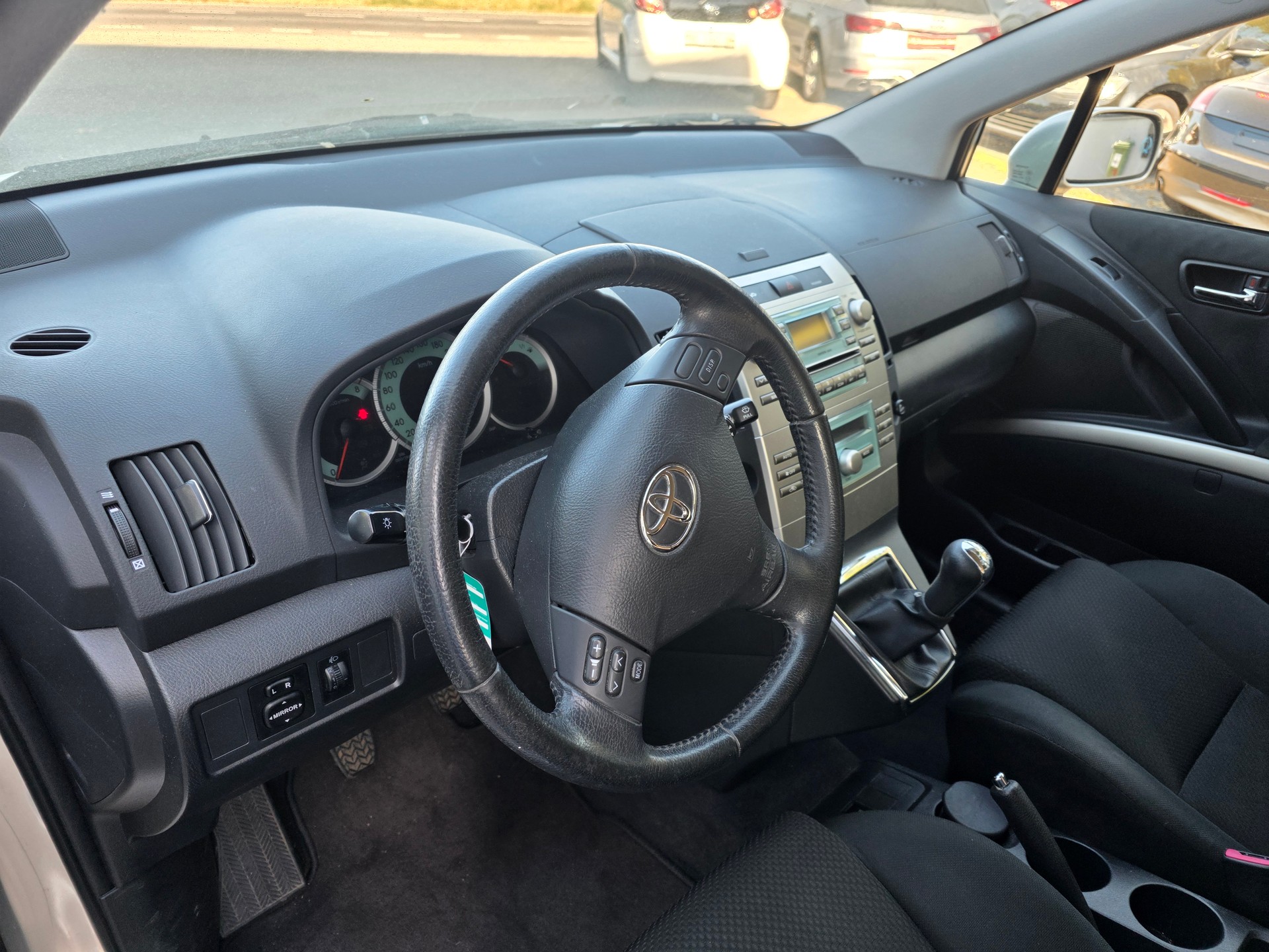TOYOTA Corolla Verso 1.8 Linea Sol-image-2