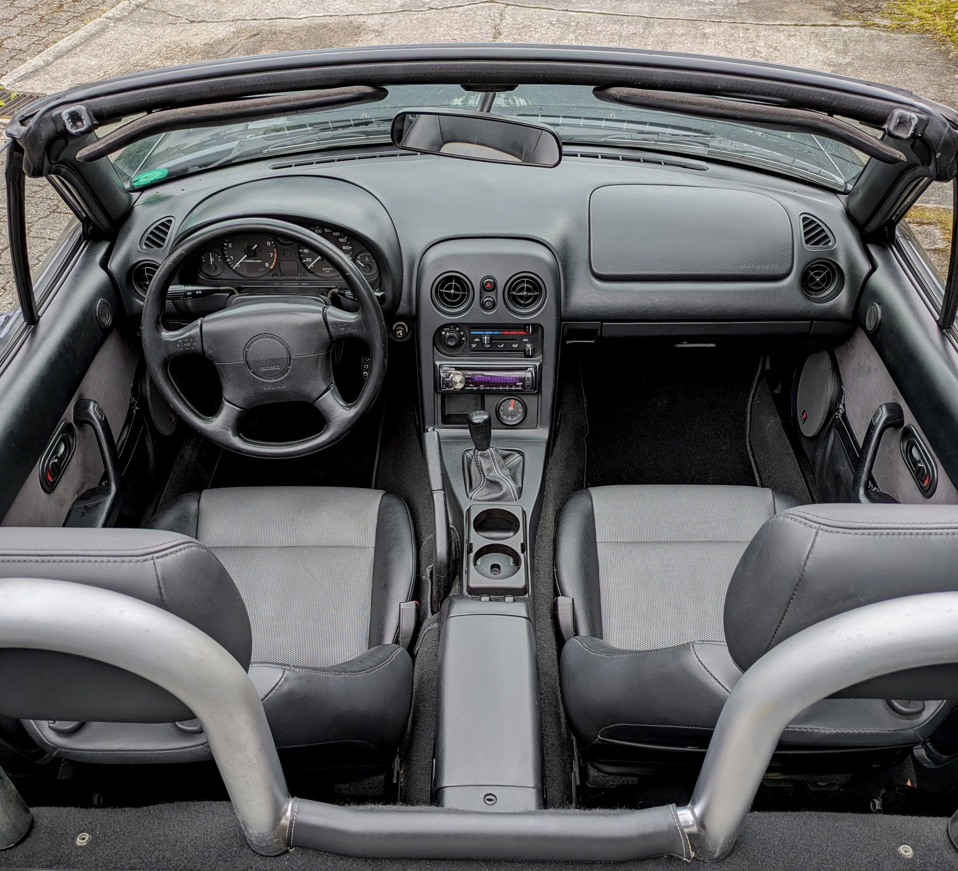 MAZDA MX-5 1.6i-16-image-4