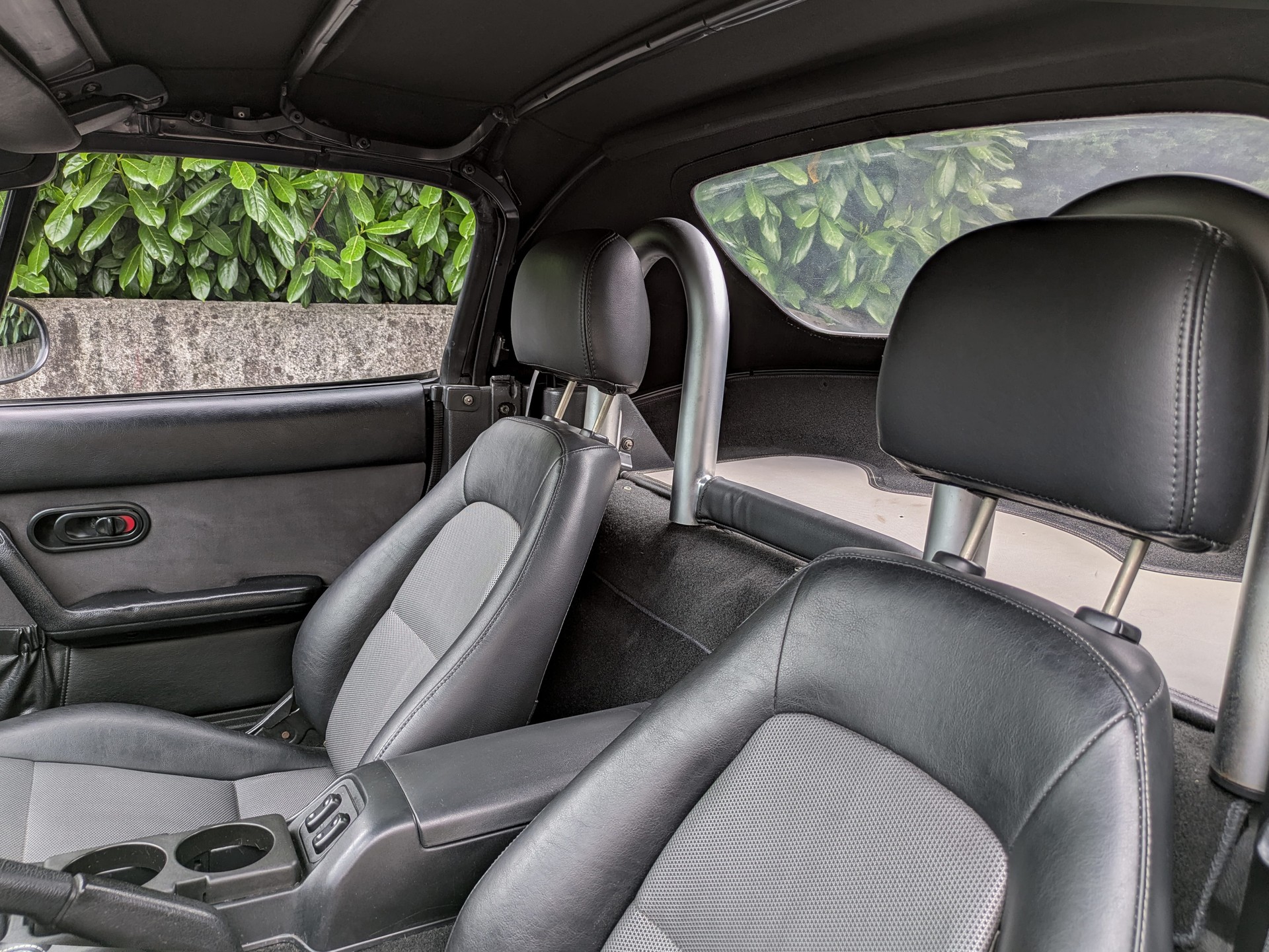 MAZDA MX-5 1.6i-16-image-5