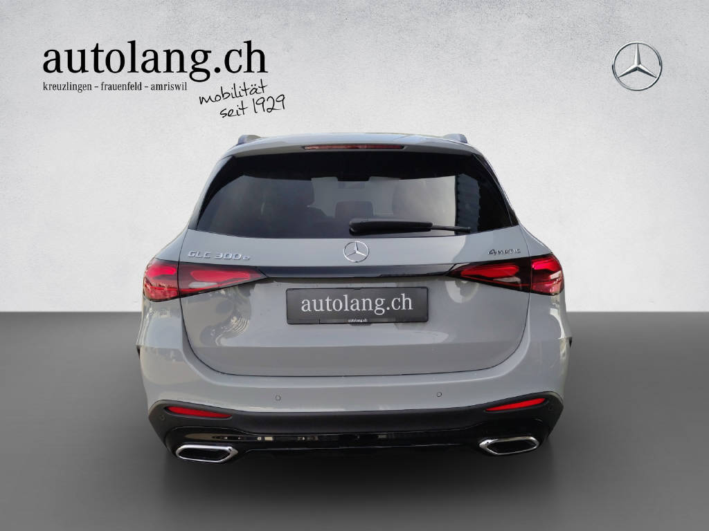 MERCEDES-BENZ GLC 300 e AMG Line 4Matic EQ Star-image-16
