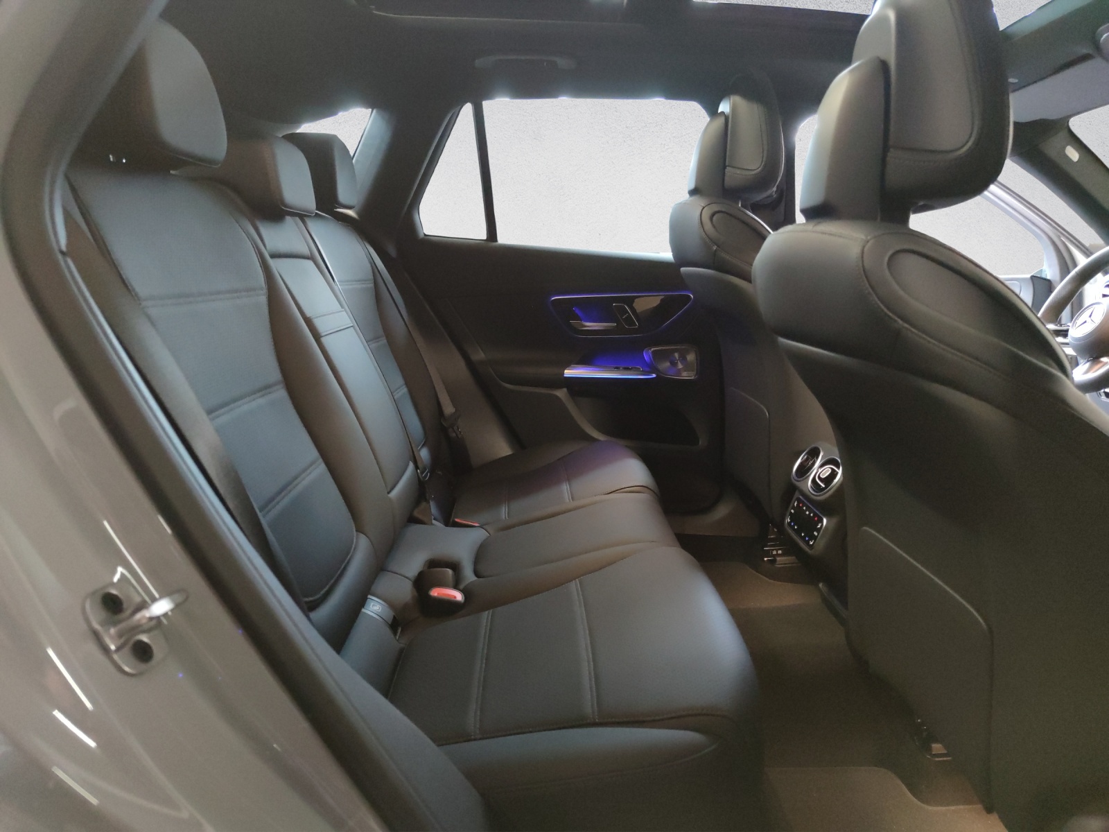 MERCEDES-BENZ GLC 300 e AMG Line 4Matic EQ Star-image-13