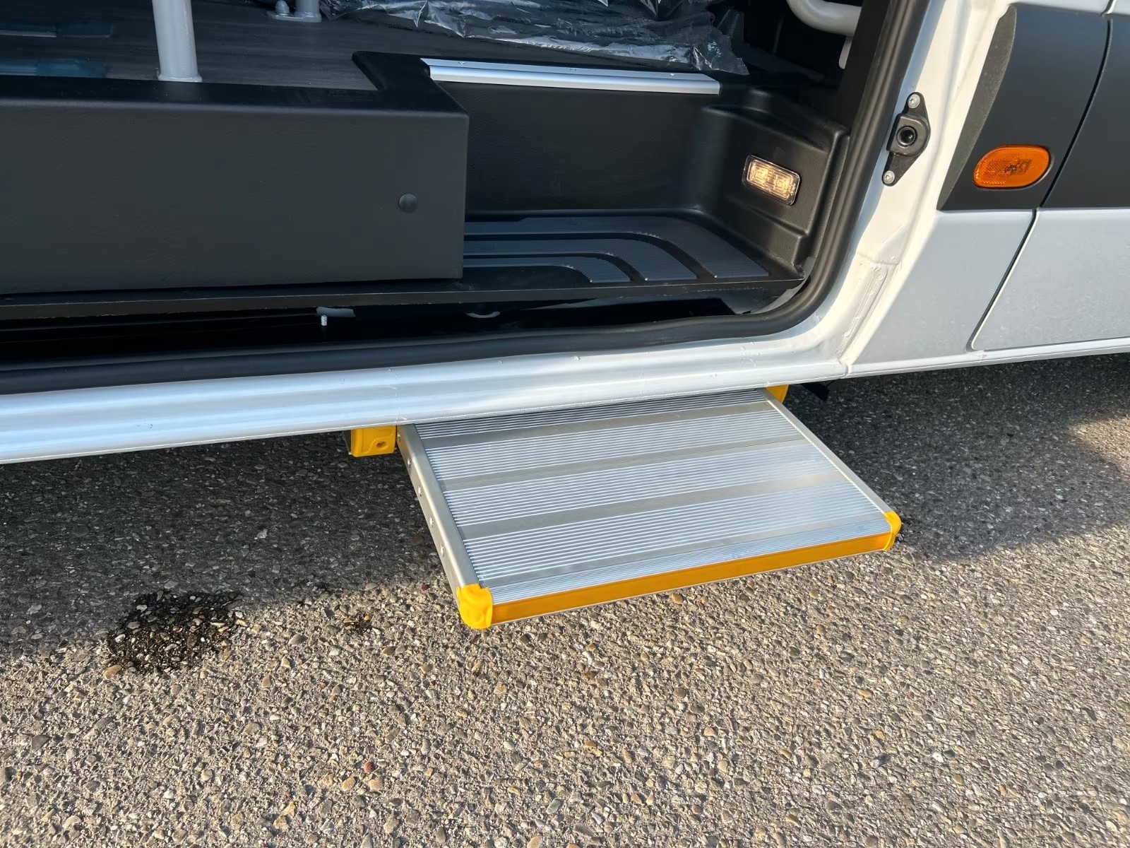 MERCEDES-BENZ Sprinter 517 CDI 23 Sitzer-image-5