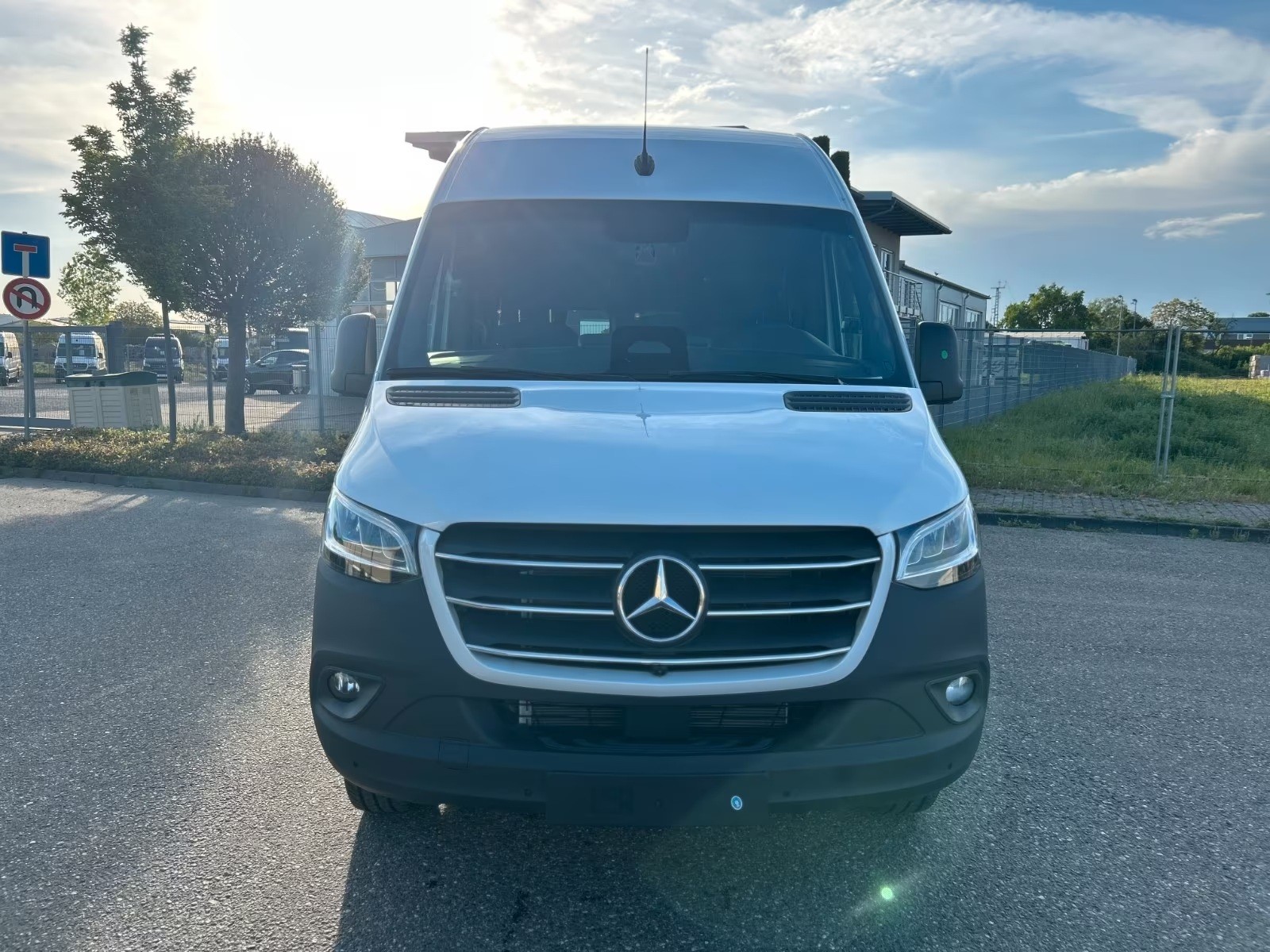MERCEDES-BENZ Sprinter 517 CDI 23 Sitzer-image-7