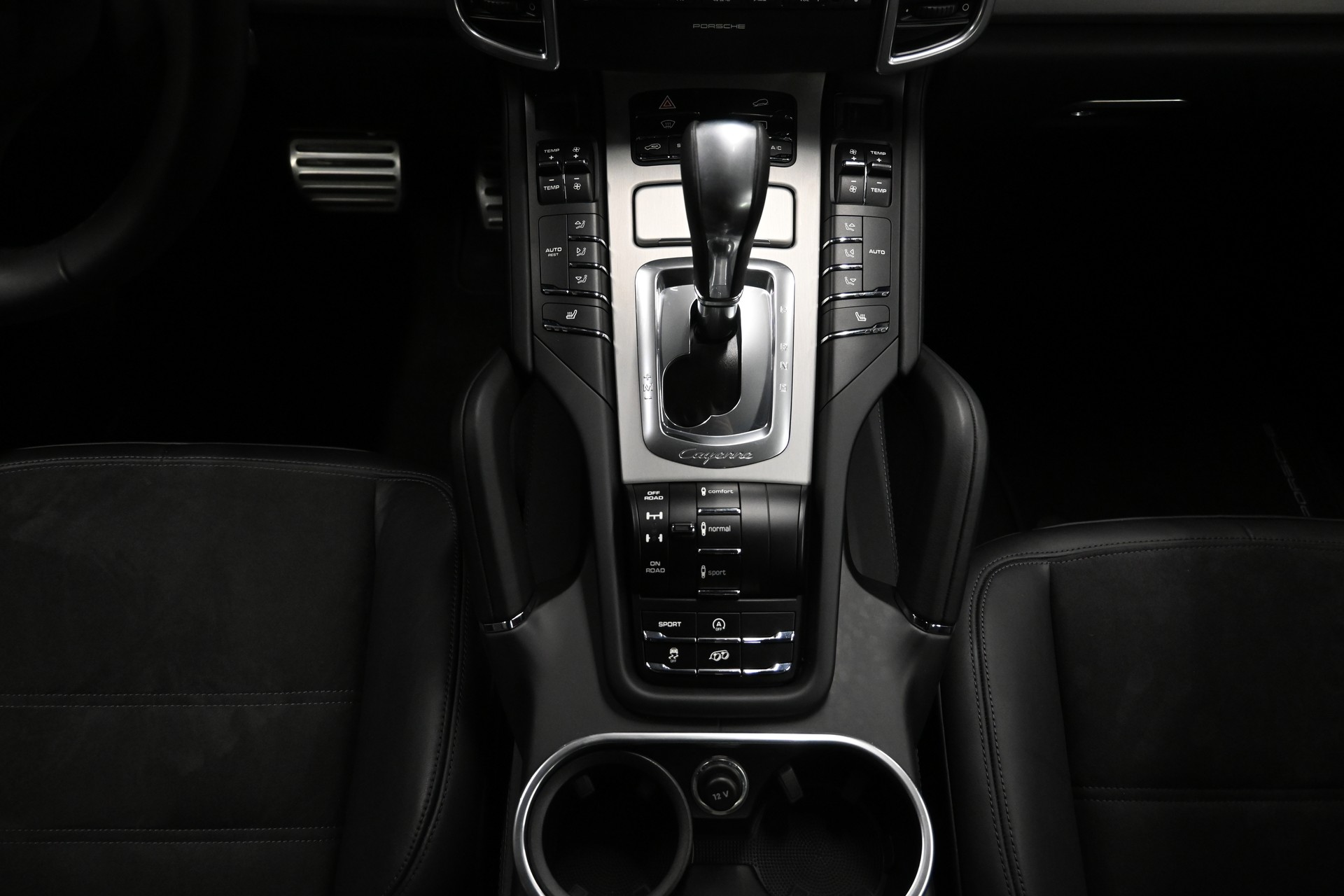 PORSCHE Cayenne GTS-image-11