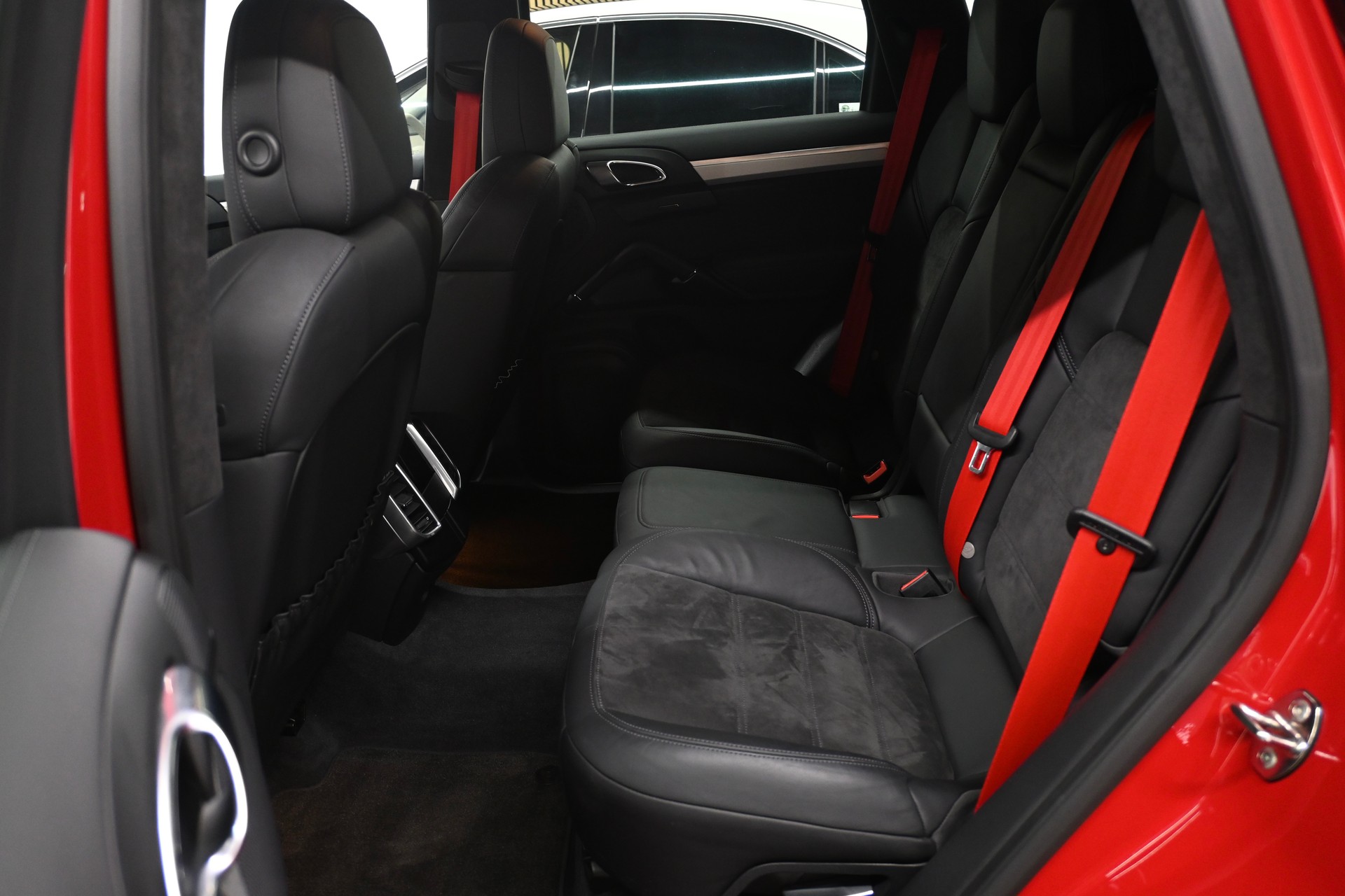 PORSCHE Cayenne GTS-image-15