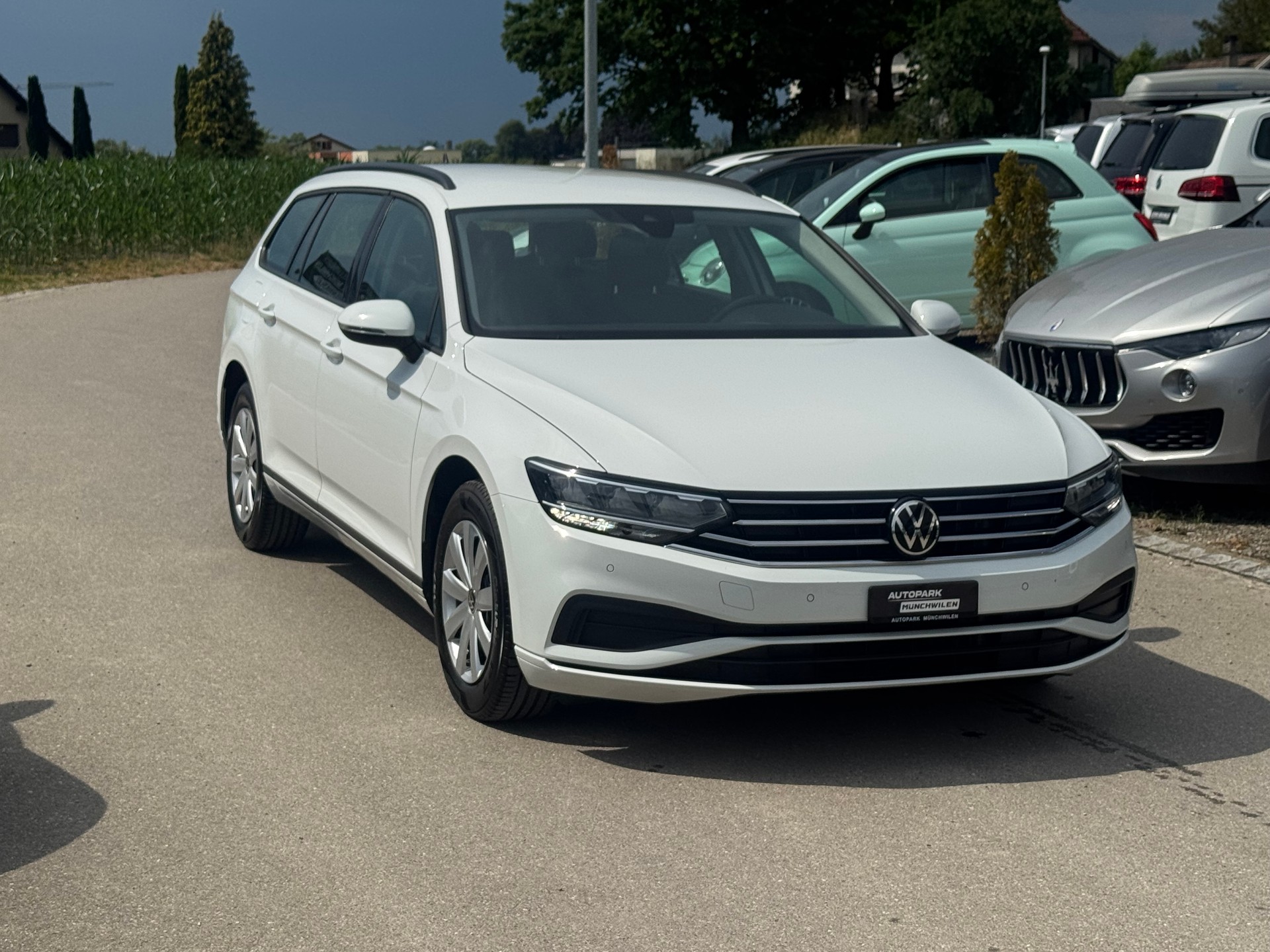 VW Passat Variant 2.0 TDI Business DSG-image-1