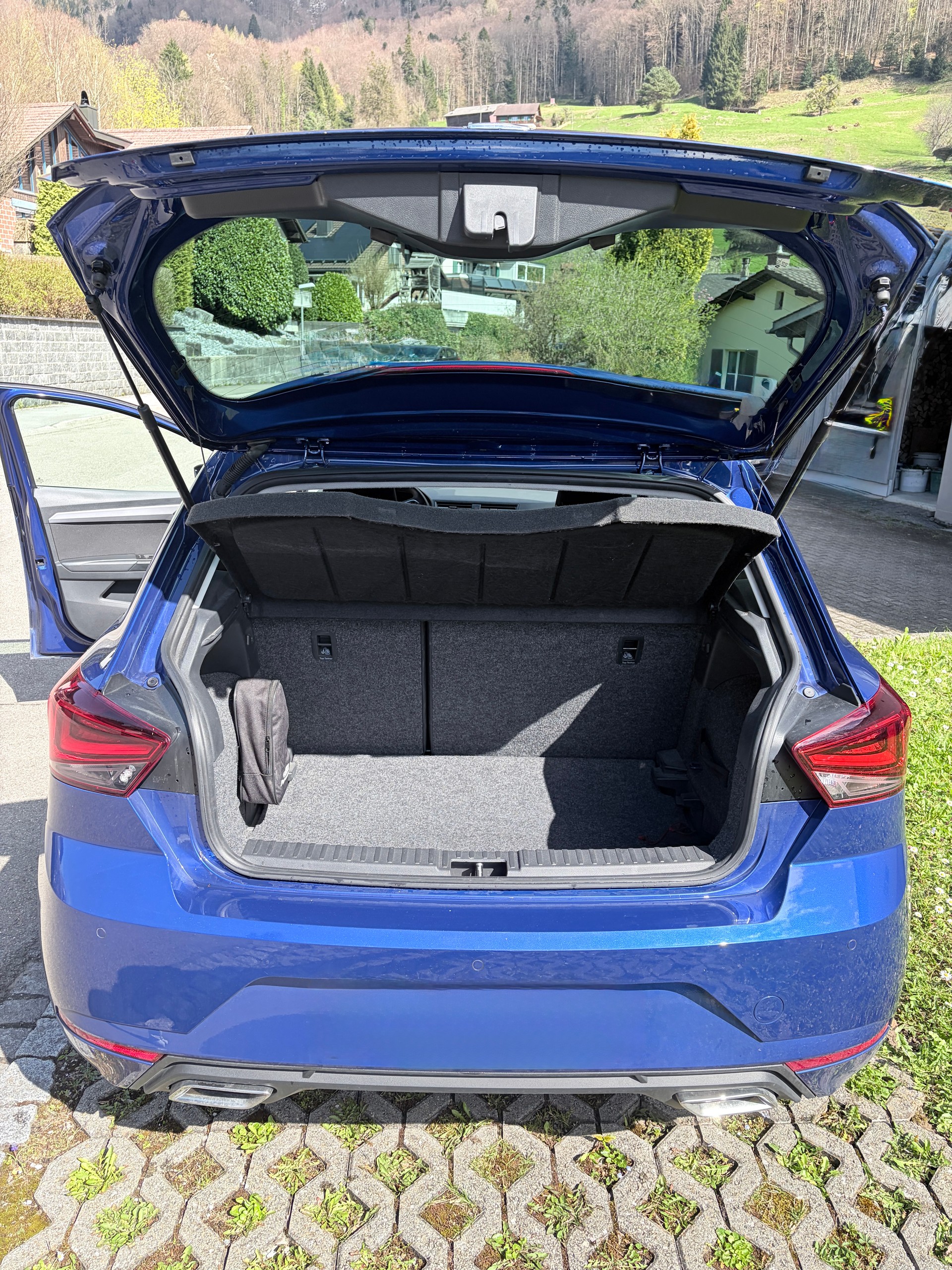 SEAT Ibiza 1.5 TSI Swiss FR-image-2