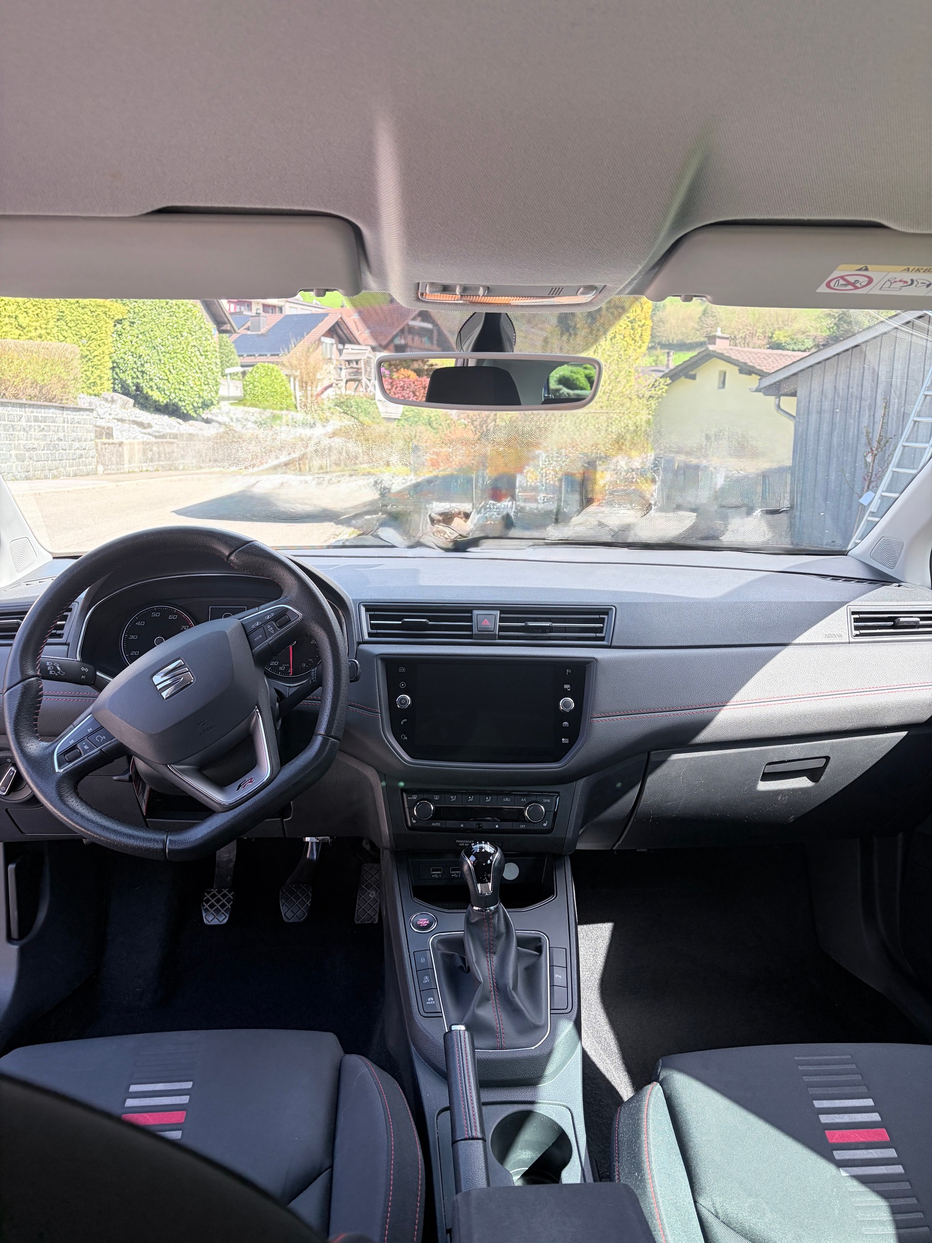 SEAT Ibiza 1.5 TSI Swiss FR-image-3